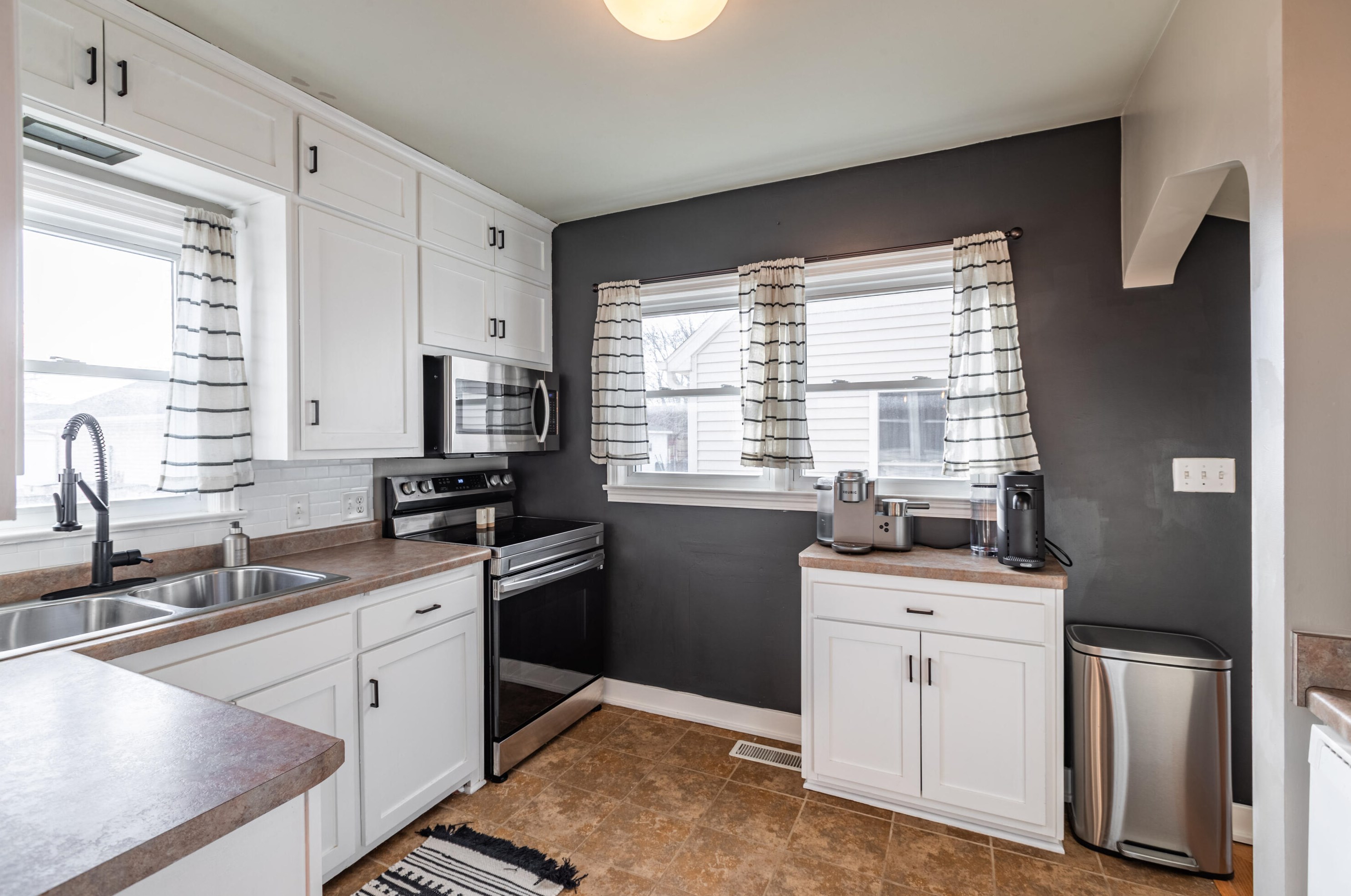 2122 Jackson St, La Crosse WI  54601-5902 exterior