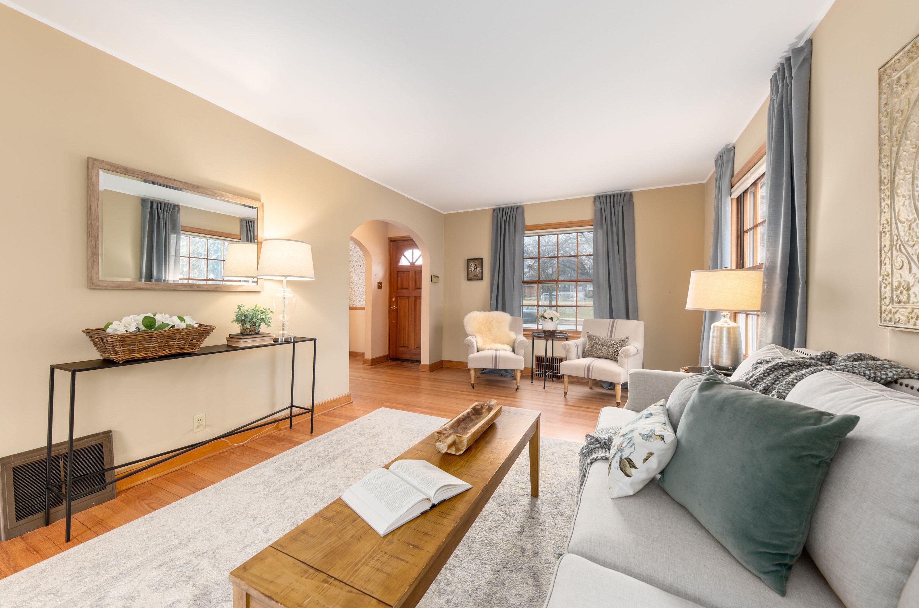 2572 73 St, Milwaukee WI 53213-1214 exterior