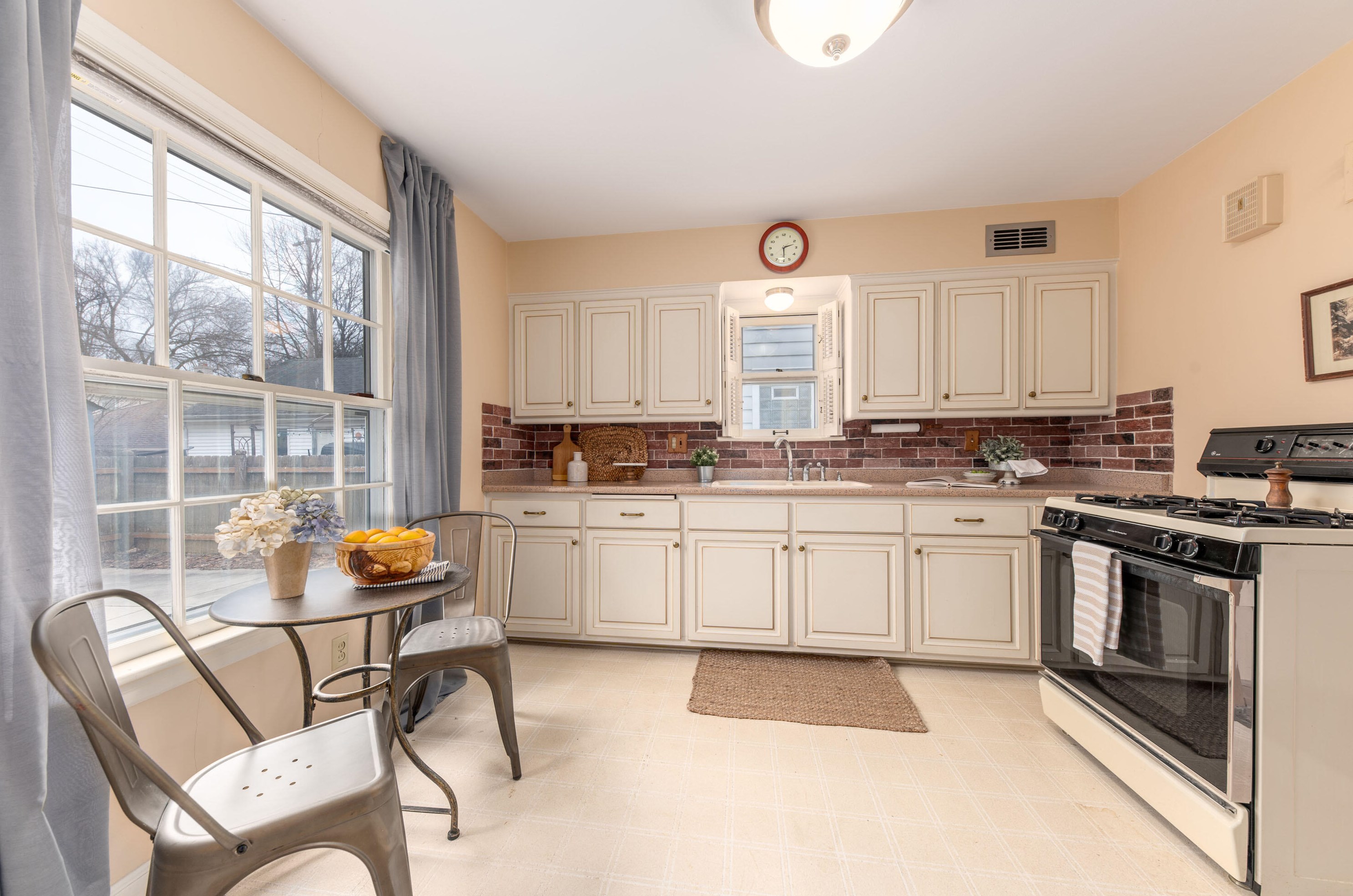 2572 73 St, Milwaukee WI 53213-1214 exterior