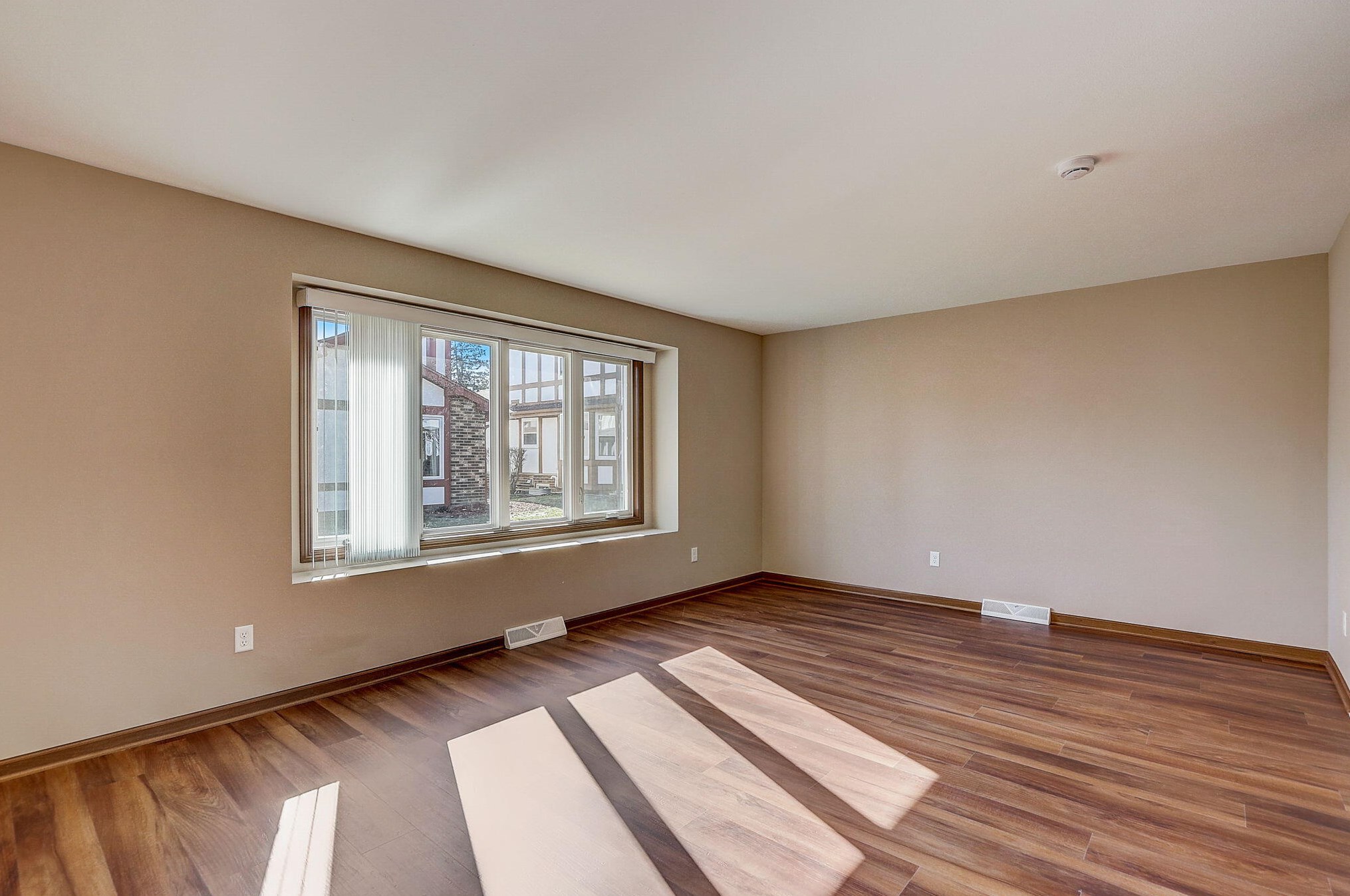 5281 Somerset Ln, Milwaukee WI 53221-3223 exterior