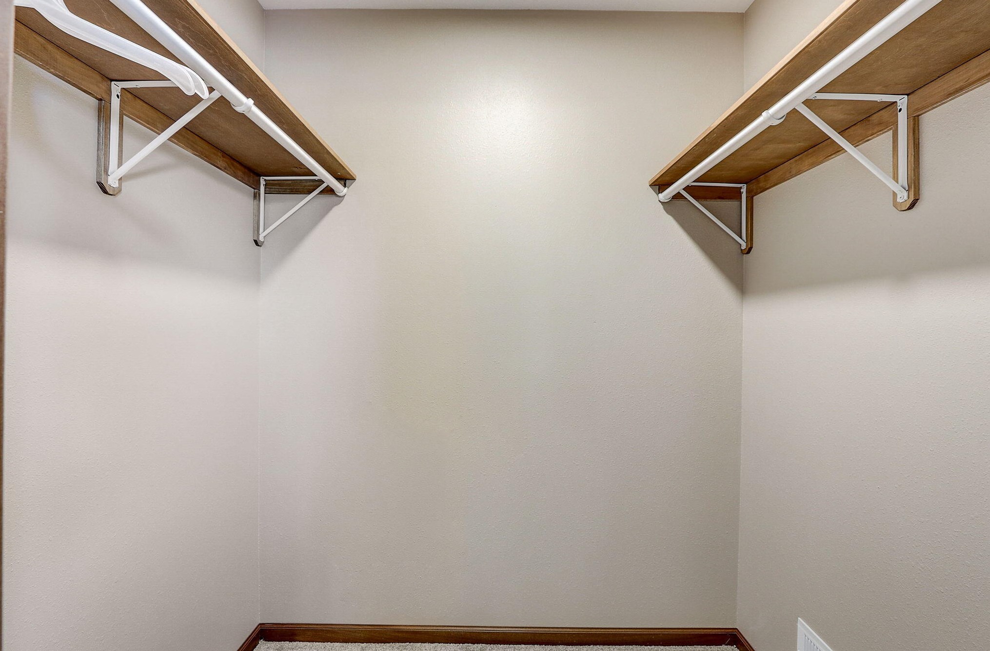 5281 Somerset Ln, Milwaukee WI 53221-3223 exterior