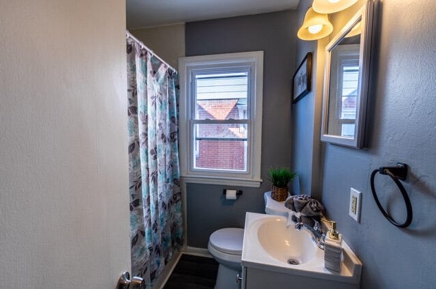 3912 60th St, Milwaukee WI  53220-2512 exterior