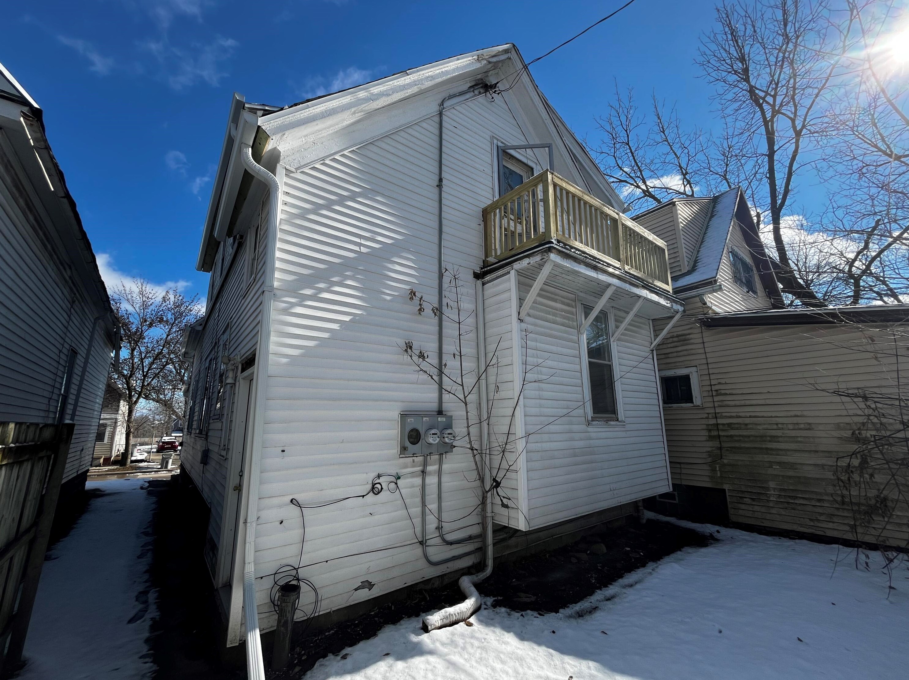 2057 32nd St, Milwaukee WI  53215-2108 exterior