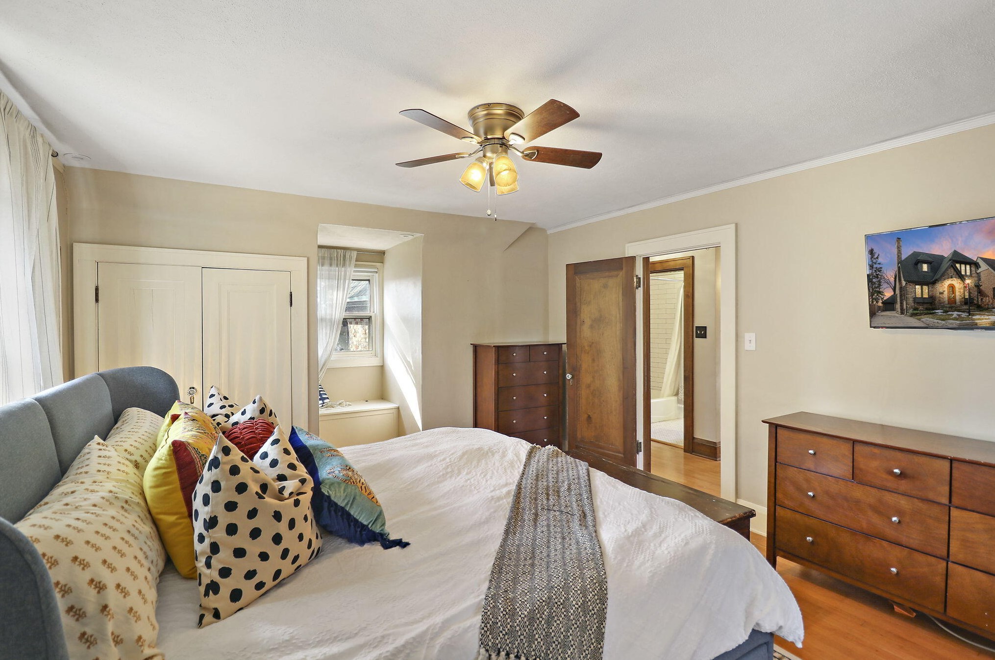 6309 Mckinley Ave, Milwaukee WI 53213-2951 exterior