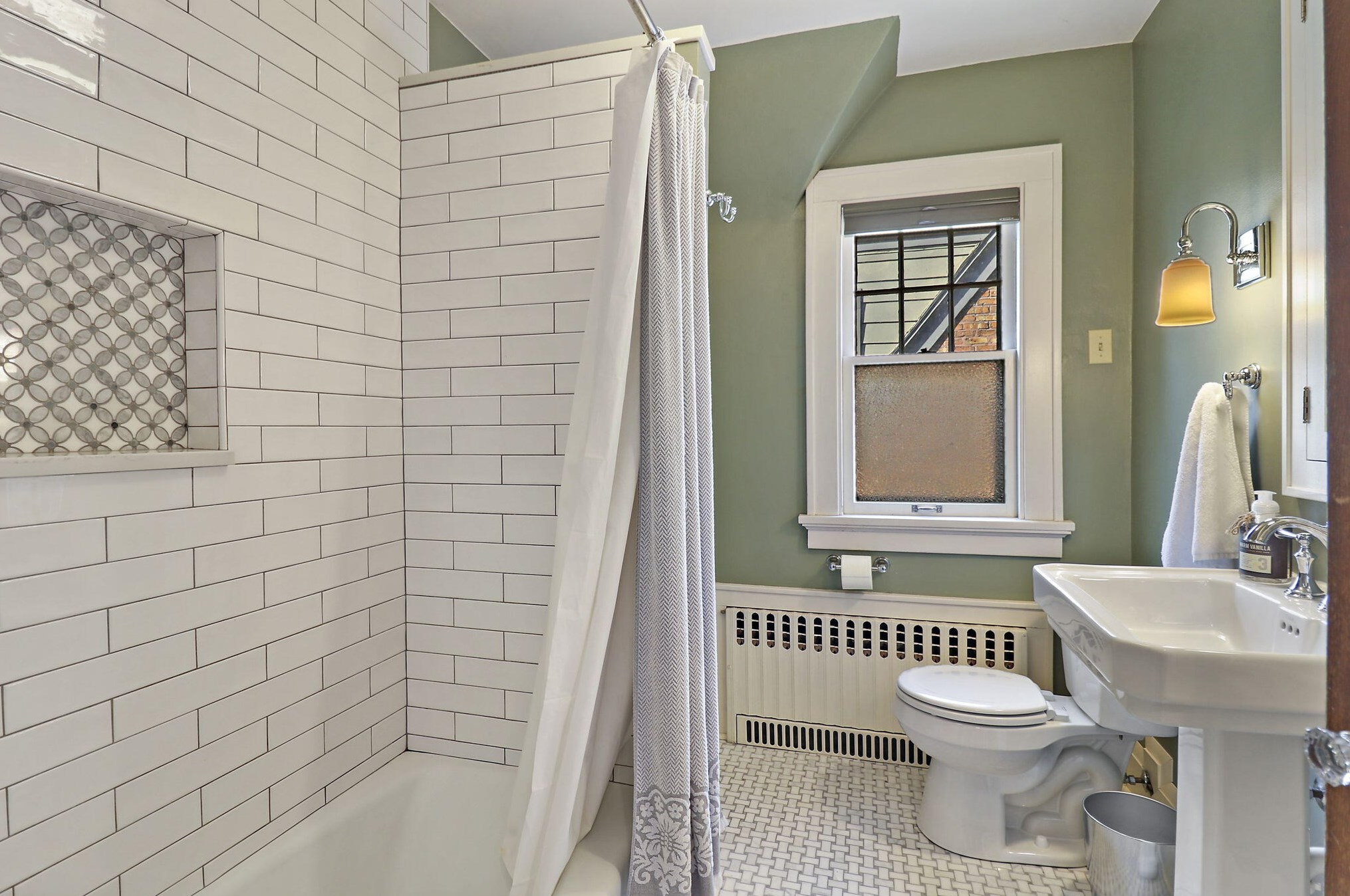 6309 Mckinley Ave, Milwaukee WI 53213-2951 exterior