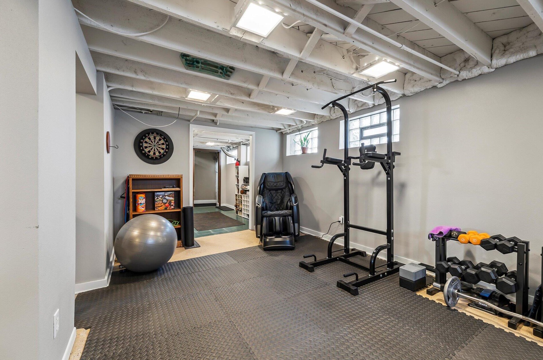 3405 Hackett Ave, Milwaukee WI  53211-2946 exterior