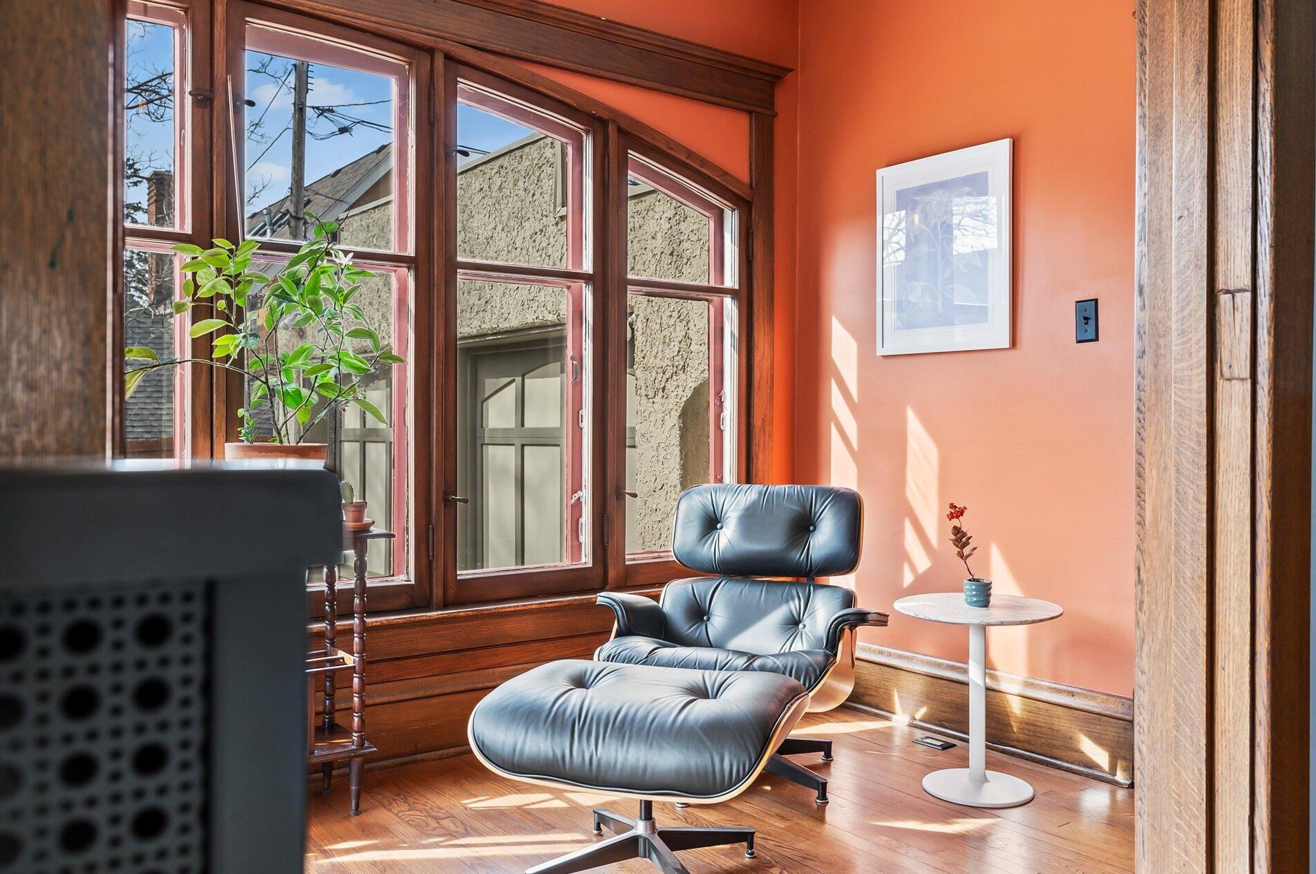 3405 Hackett Ave, Milwaukee WI  53211-2946 exterior