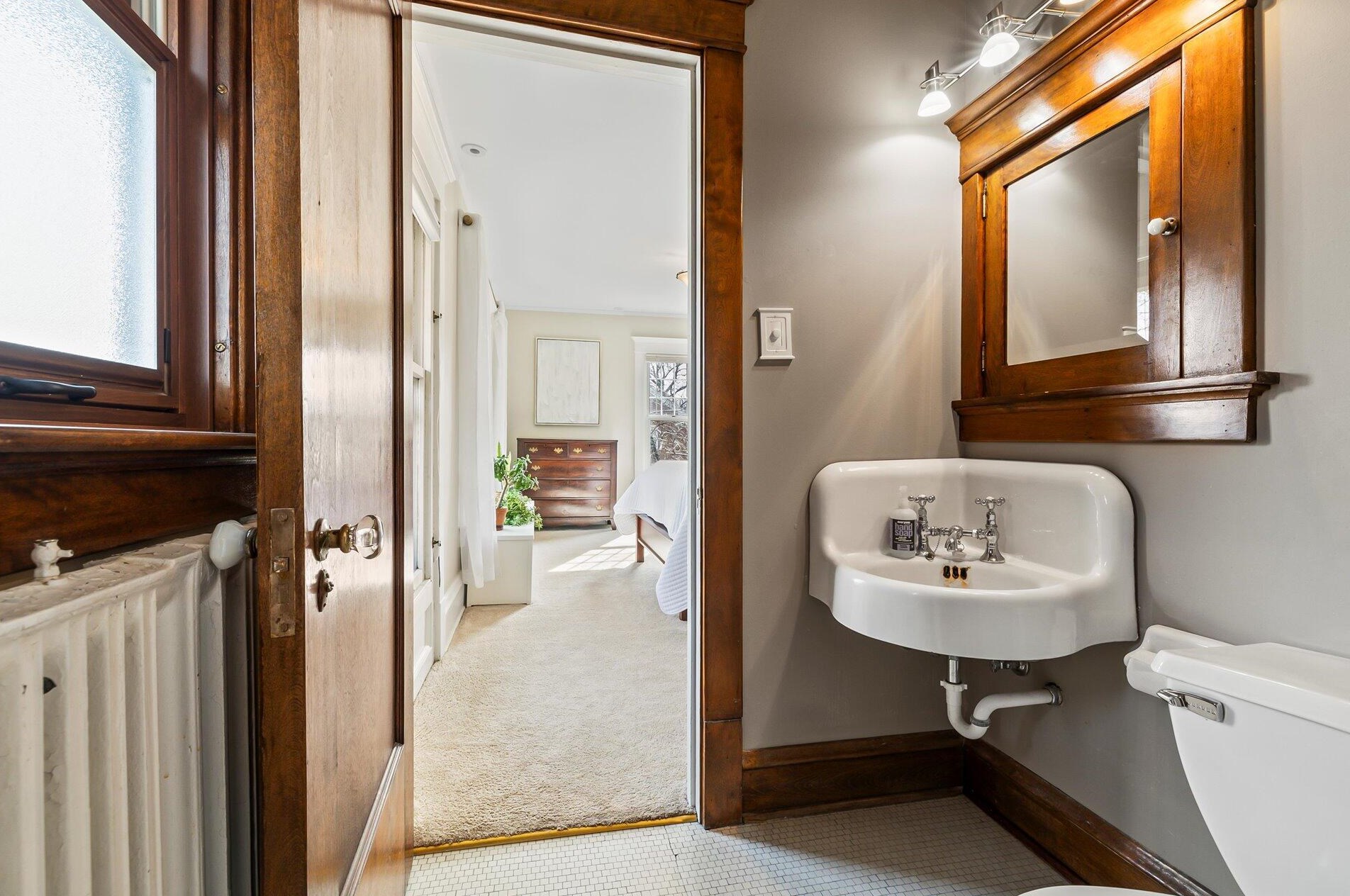 3405 Hackett Ave, Milwaukee WI  53211-2946 exterior