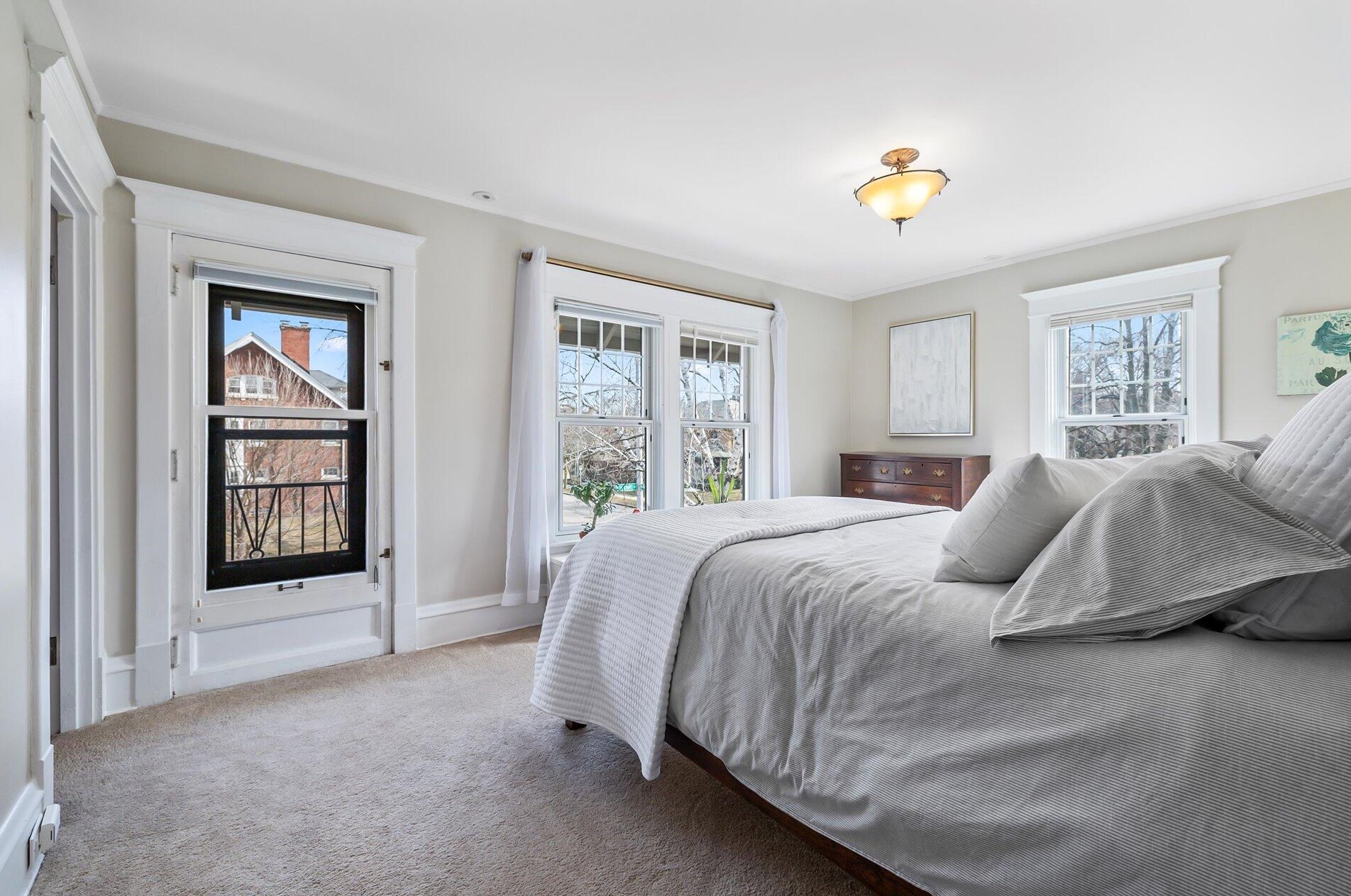 3405 Hackett Ave, Milwaukee WI  53211-2946 exterior