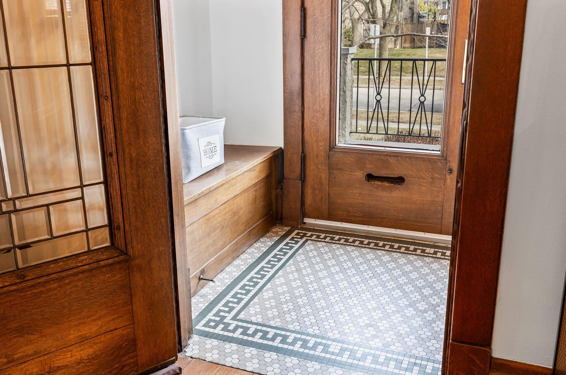 3405 Hackett Ave, Milwaukee WI  53211-2946 exterior