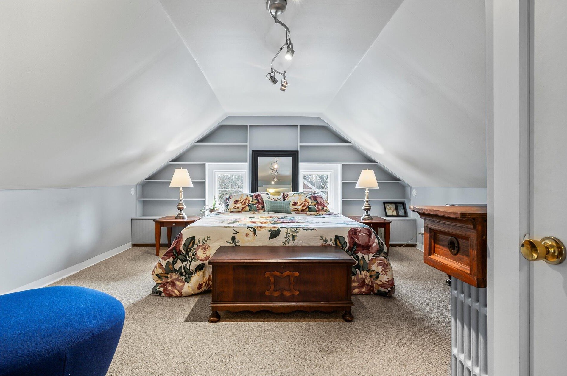 3405 Hackett Ave, Milwaukee WI  53211-2946 exterior