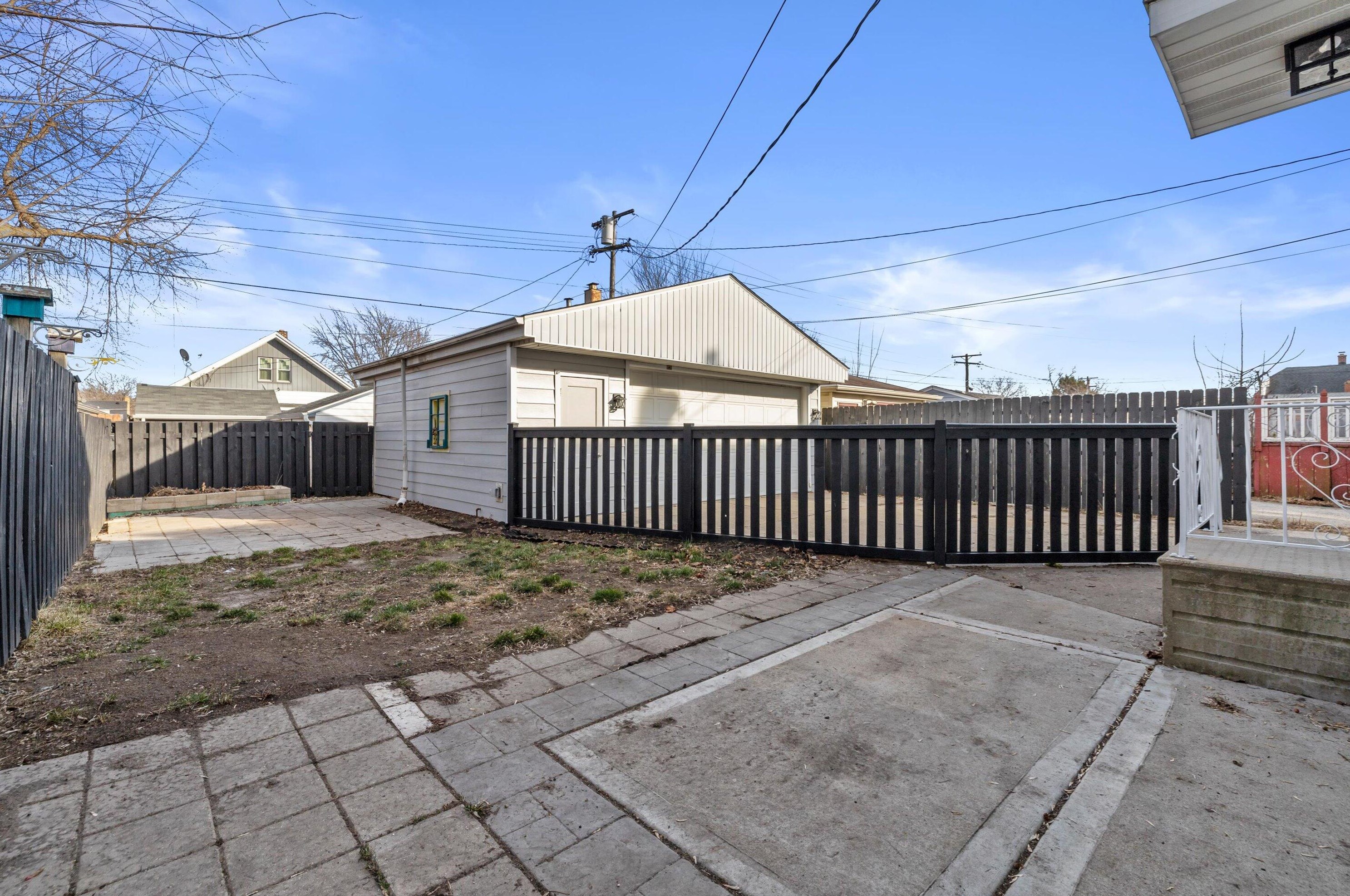 7209 35th Ave, Kenosha WI  53142-3951 exterior