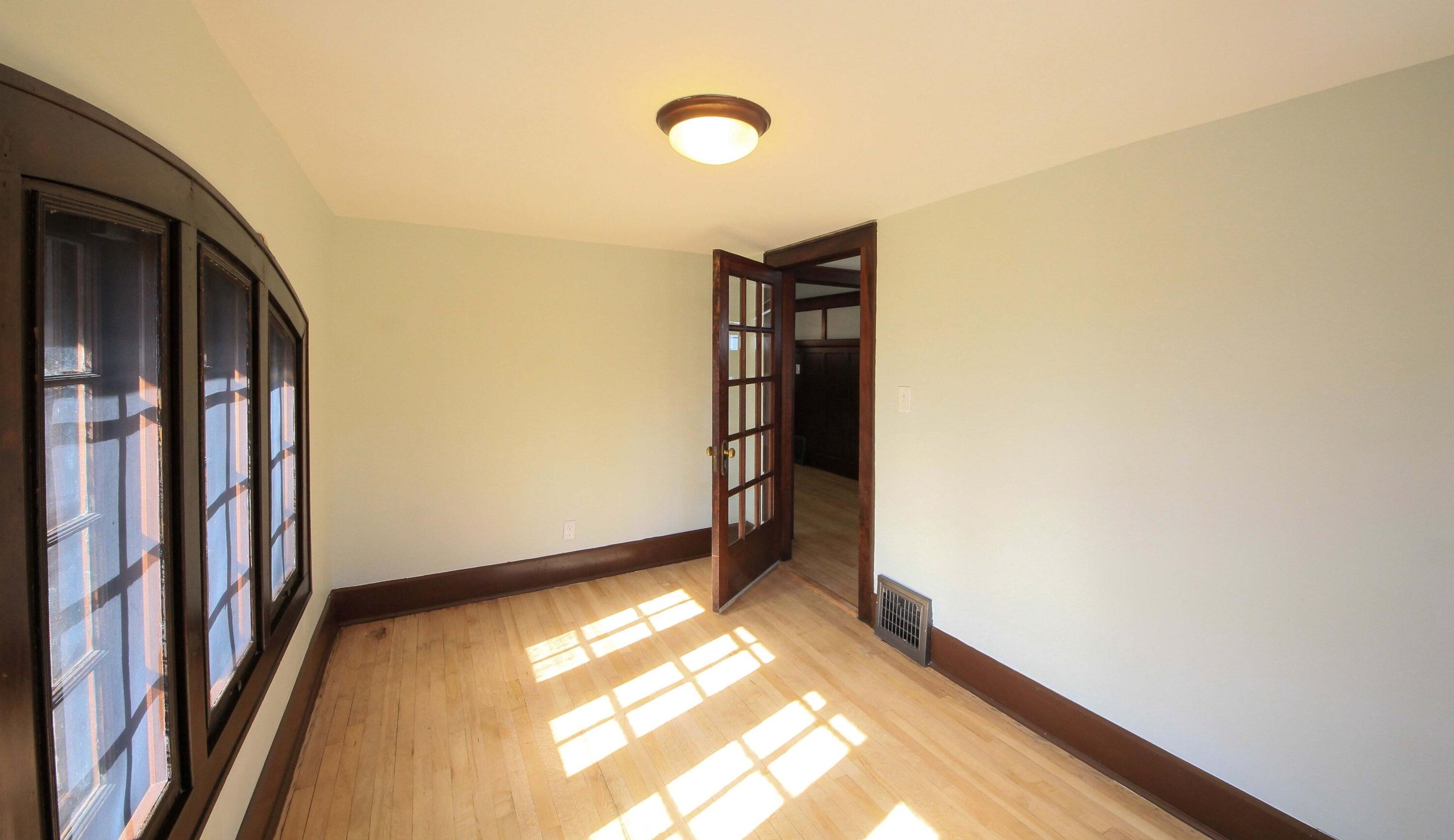 2667 46th St, Milwaukee WI  53210-2405 exterior