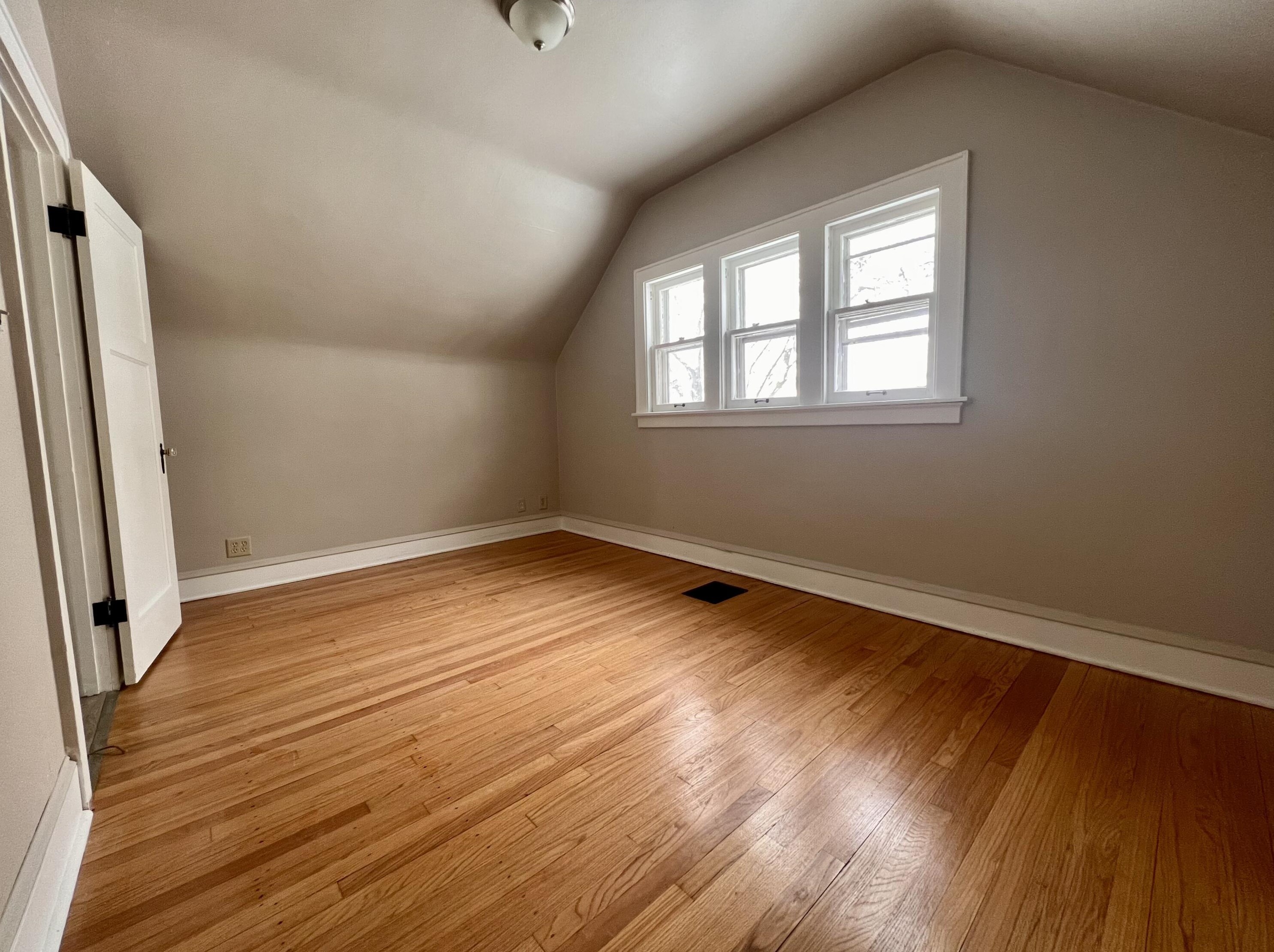 2548 57th St, Milwaukee WI  53210-2206 exterior