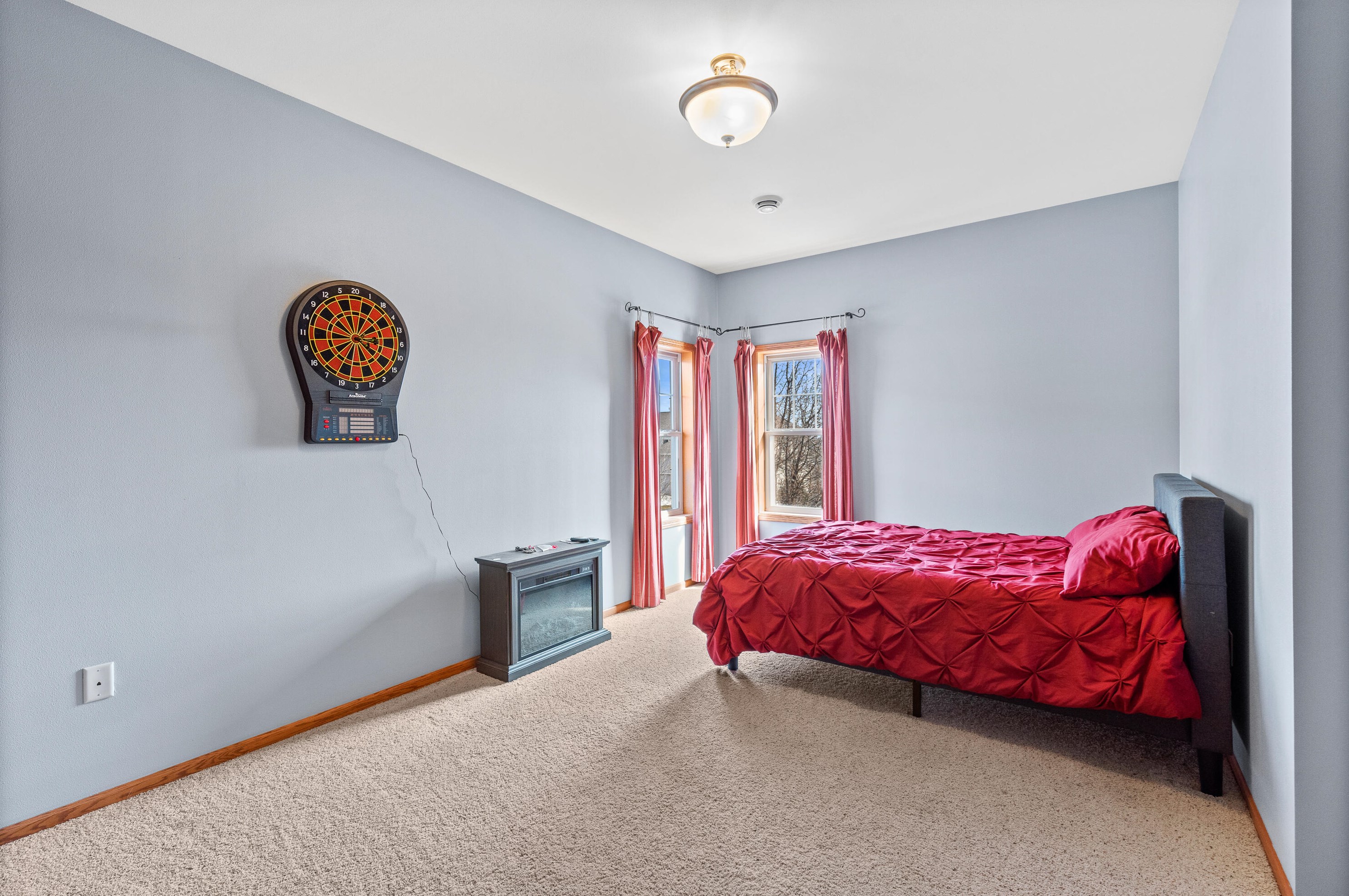 1663 New Port Vista Dr, Grafton WI  53024-9383 exterior