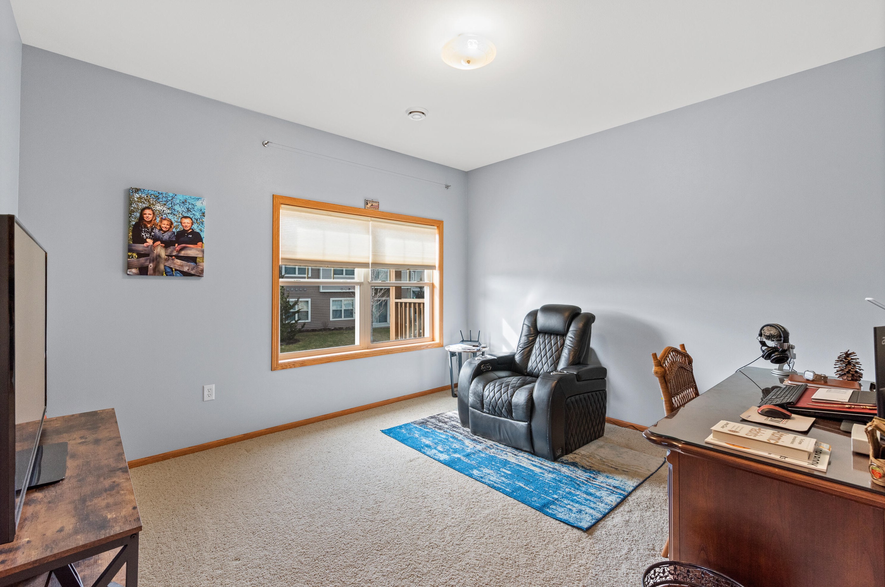 1663 New Port Vista Dr, Grafton WI  53024-9383 exterior
