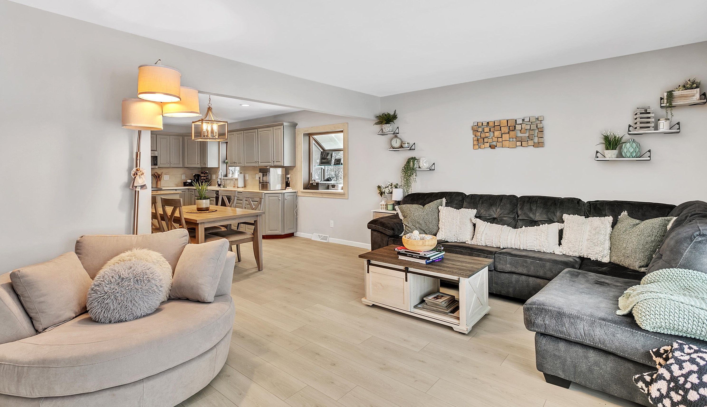 4780 Camfield Dr, Brookfield WI  53045-1331 exterior