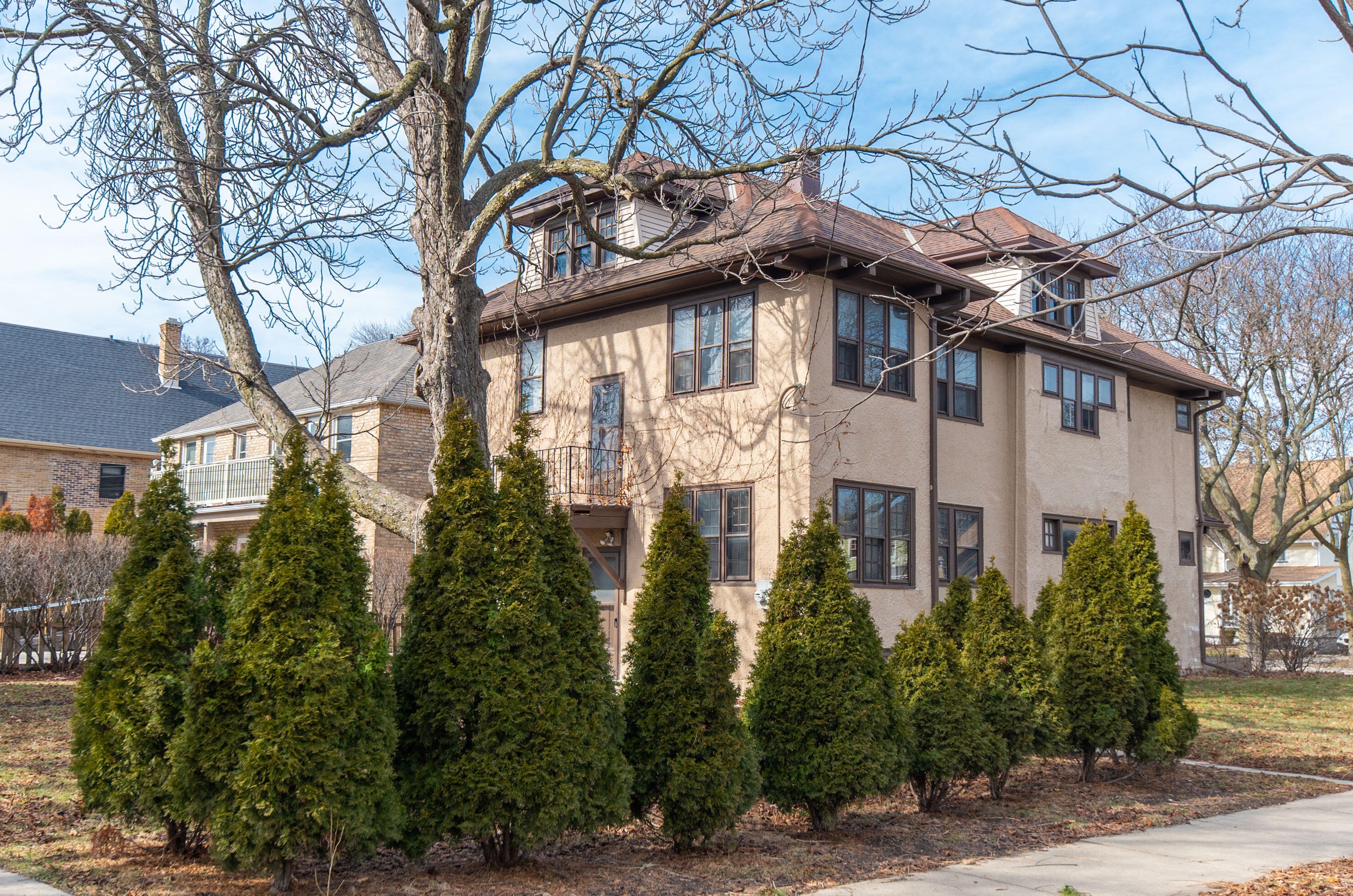 6405 Wisconsin Ave, Milwaukee WI 53213-4008 exterior