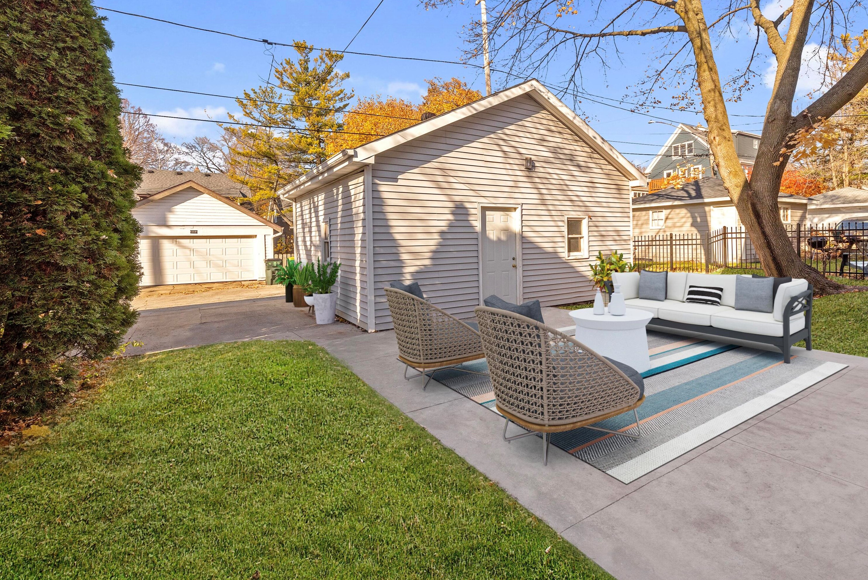 3555 Murray Ave, Milwaukee WI  53211-2525 exterior