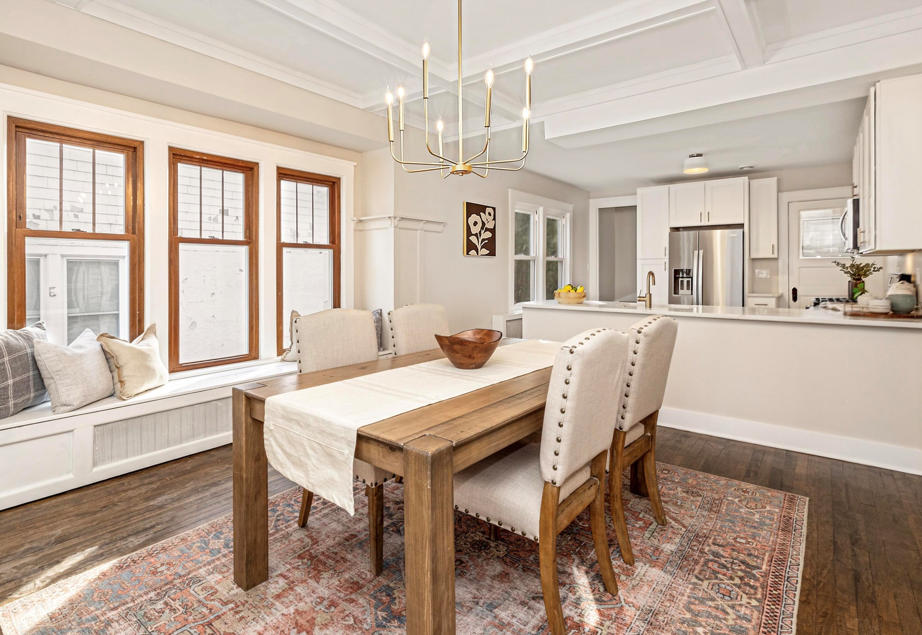 3555 Murray Ave, Milwaukee WI  53211-2525 exterior