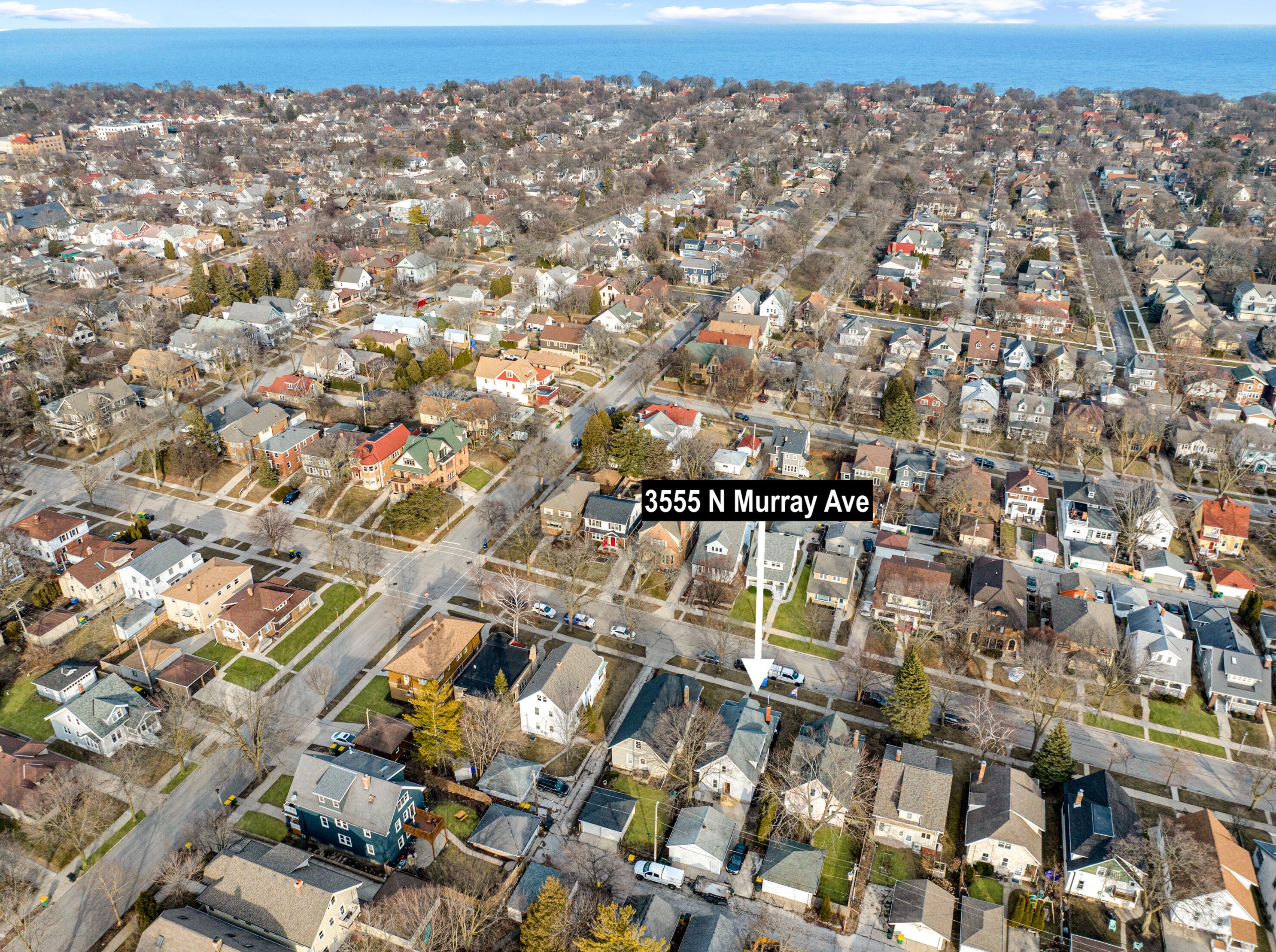 3555 Murray Ave, Milwaukee WI  53211-2525 exterior