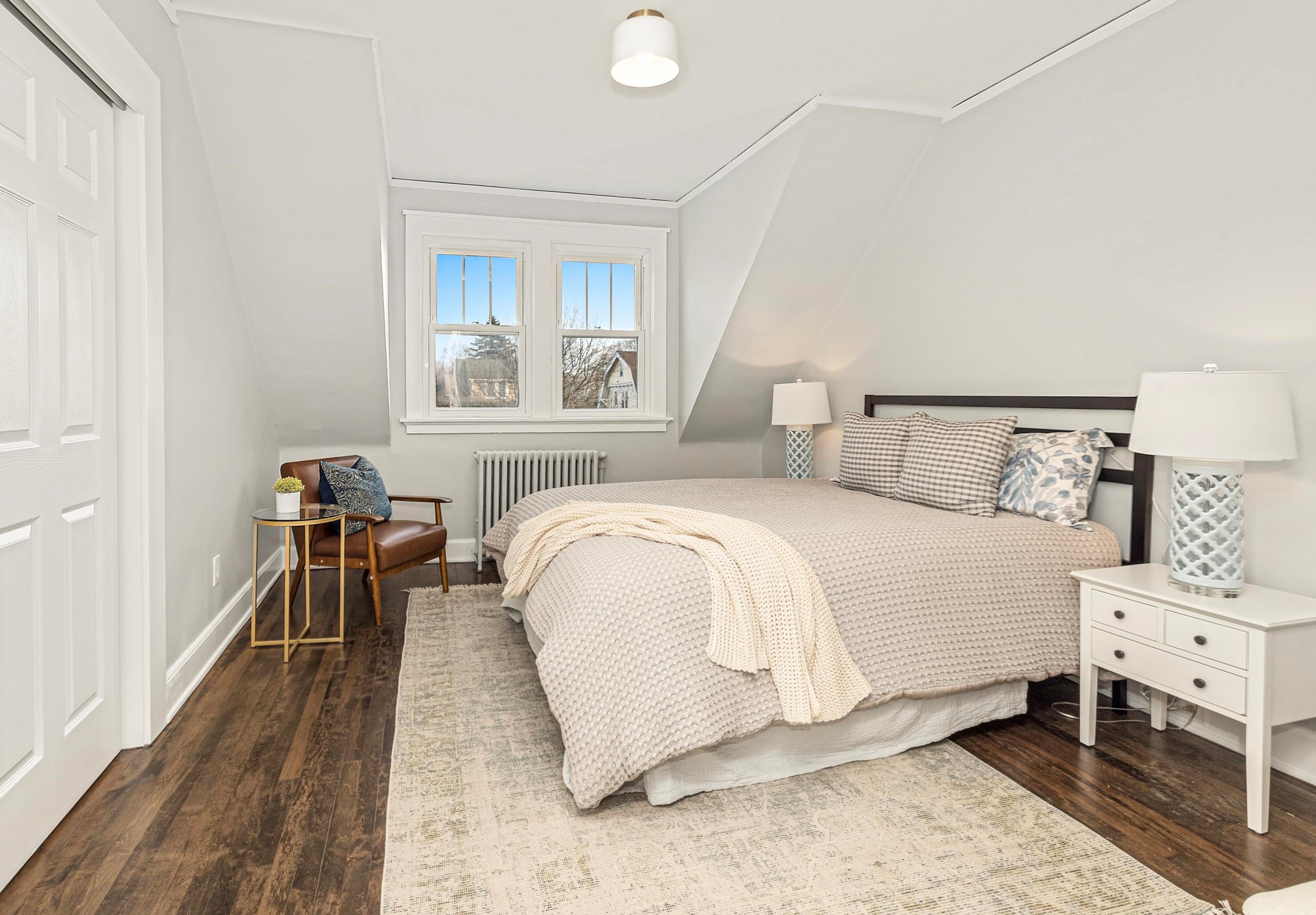 3555 Murray Ave, Milwaukee WI  53211-2525 exterior