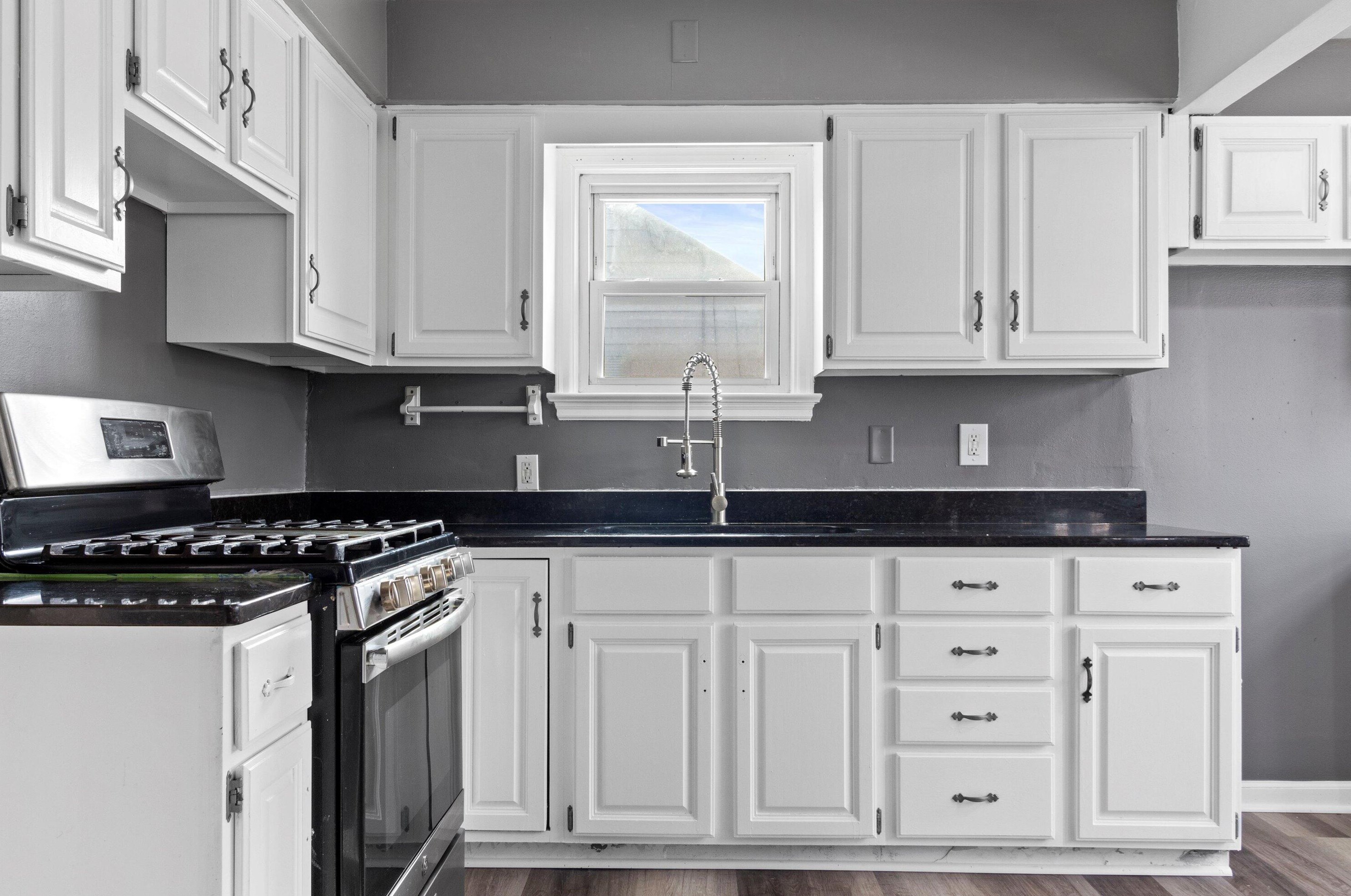 4921 74th St, Milwaukee WI  53218-3822 exterior