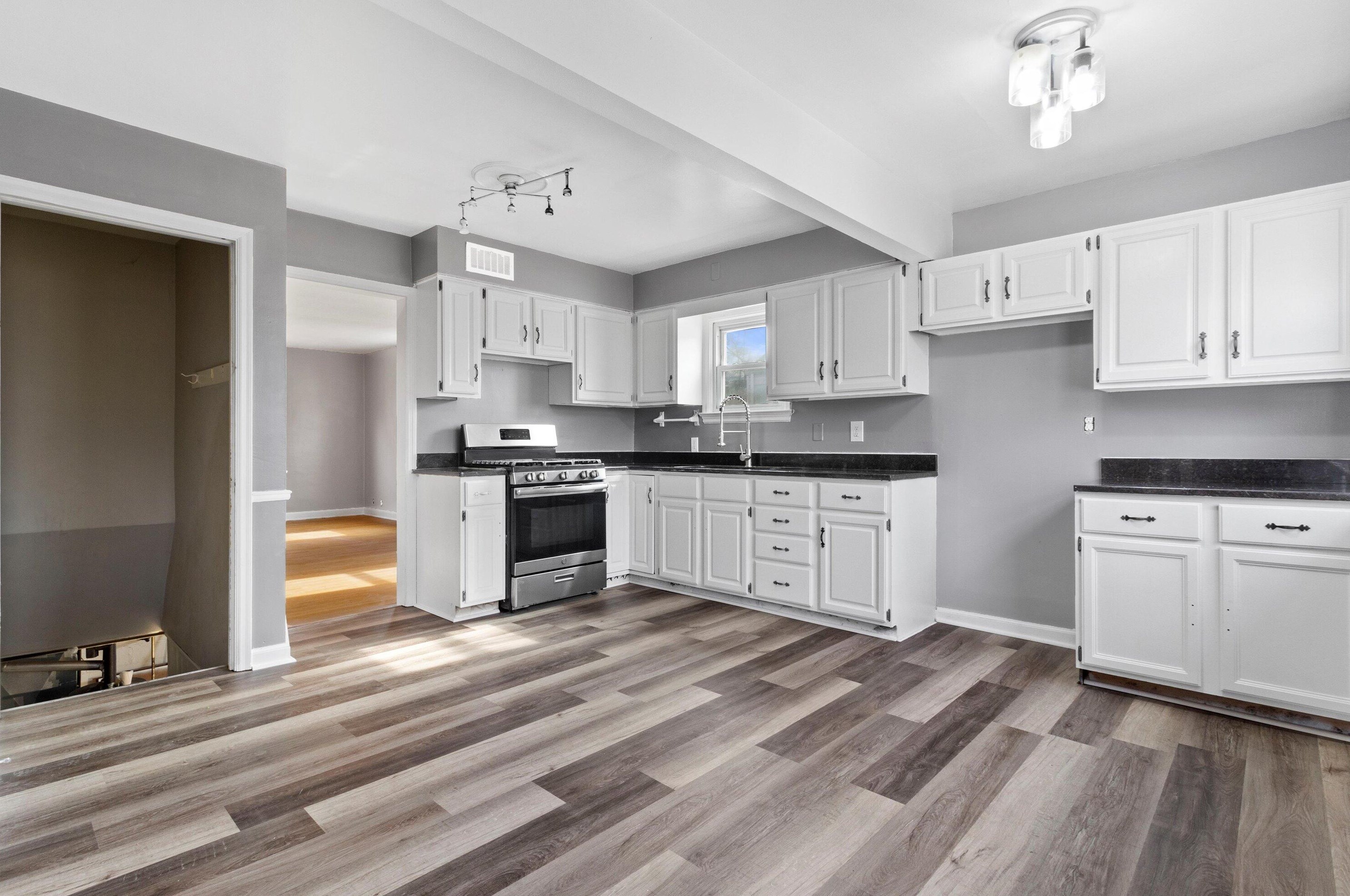 4921 74th St, Milwaukee WI  53218-3822 exterior