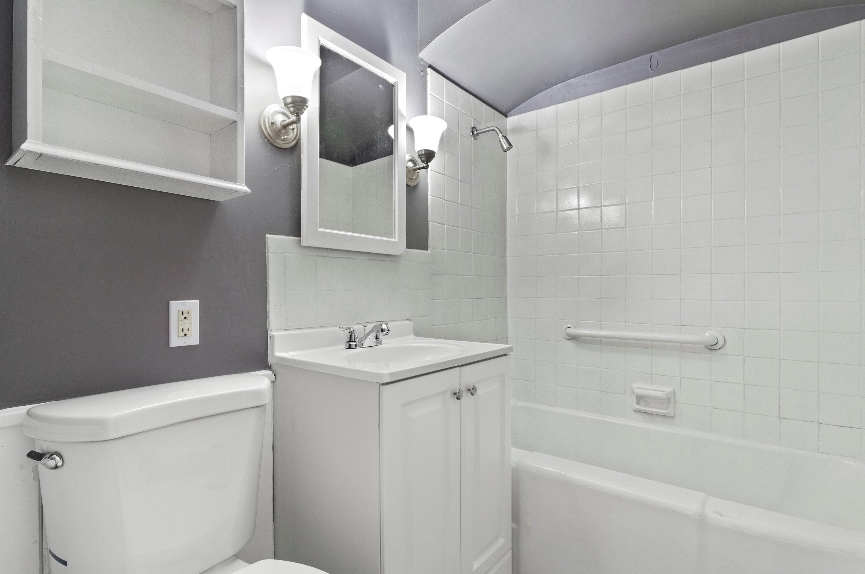 4921 74th St, Milwaukee WI  53218-3822 exterior