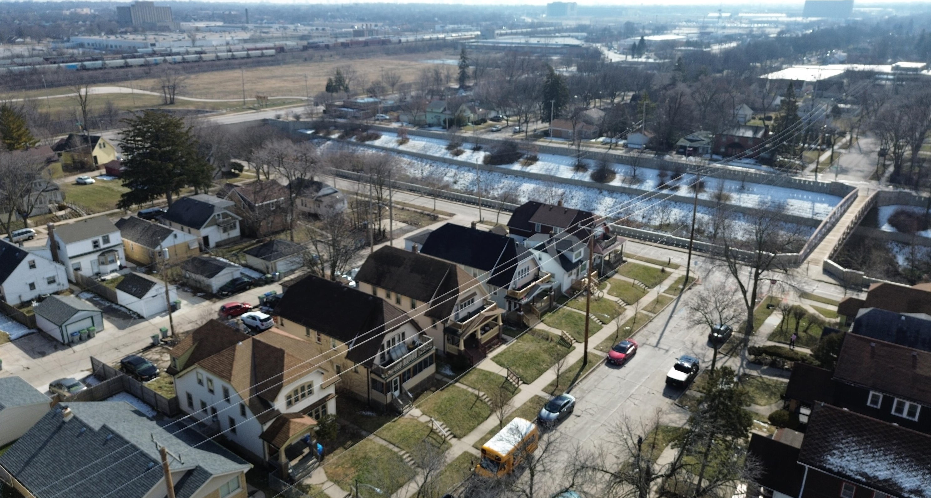 4420 37th St, Milwaukee WI 53221-2011 exterior