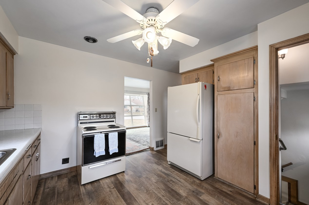 524 106, Milwaukee WI 53225-3205 exterior