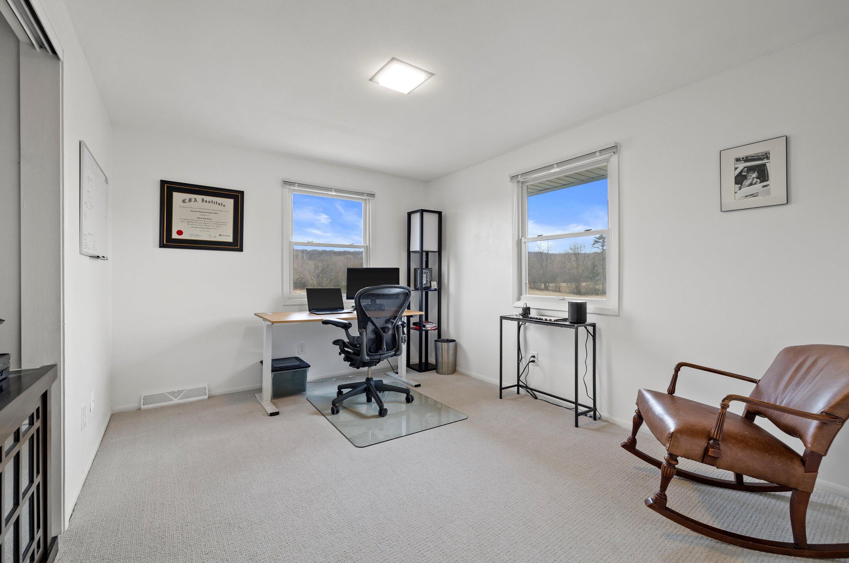 498 Lapham Peak Rd, Delafield WI  53018-2222 exterior