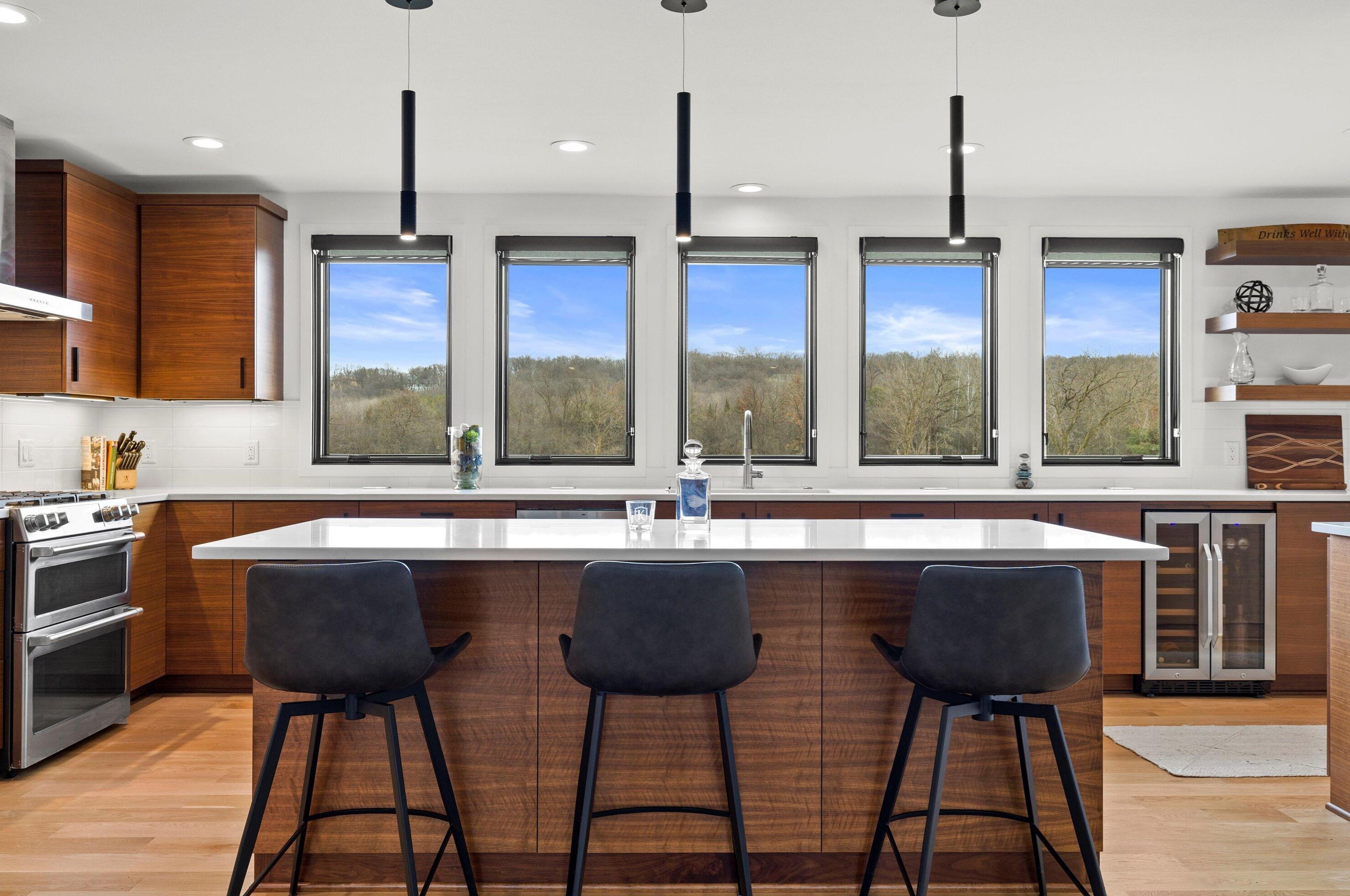 498 Lapham Peak Rd, Delafield WI  53018-2222 exterior