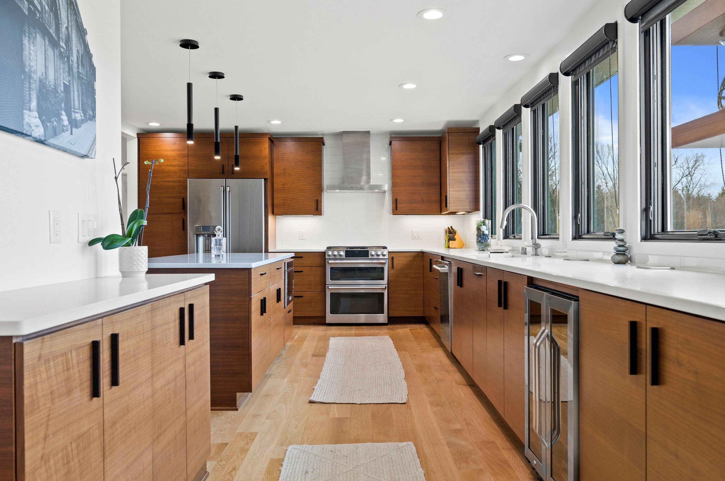 498 Lapham Peak Rd, Delafield WI  53018-2222 exterior