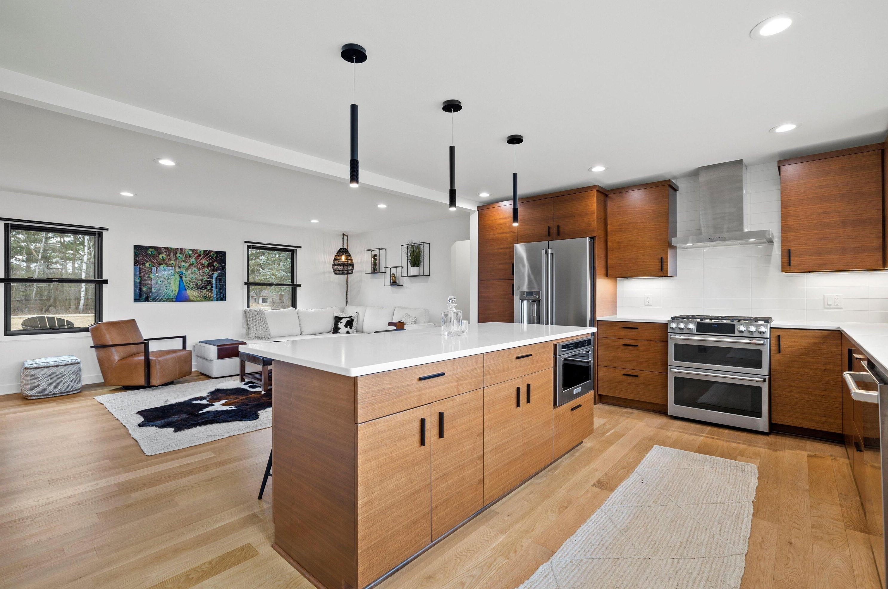 498 Lapham Peak Rd, Delafield WI  53018-2222 exterior