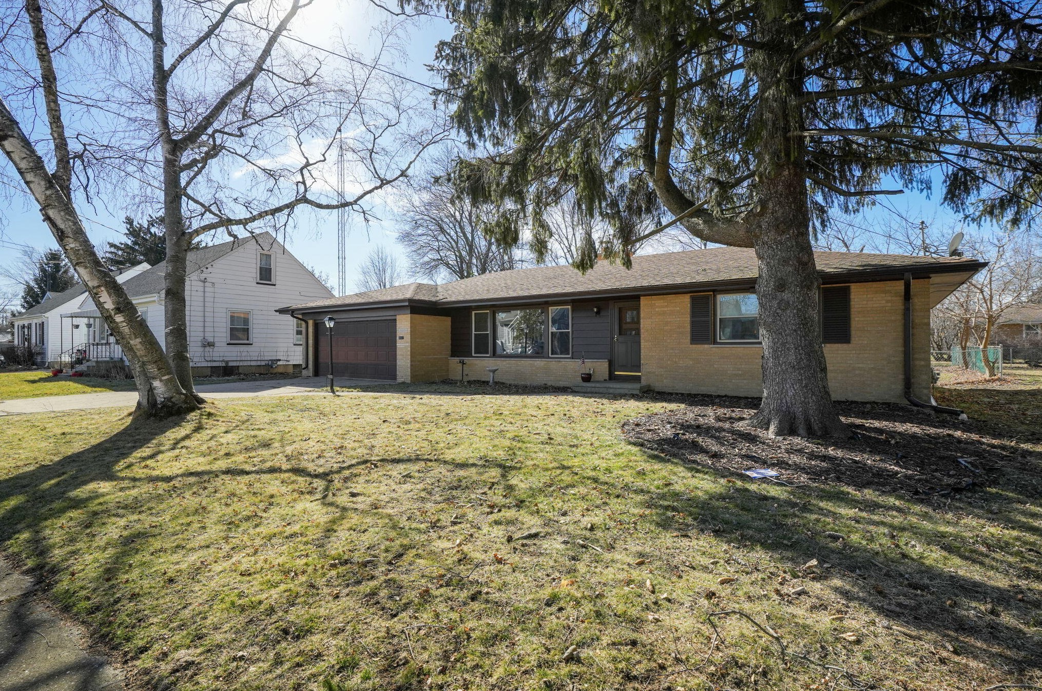 7532 17 Ave, Kenosha WI  53140-1627 exterior