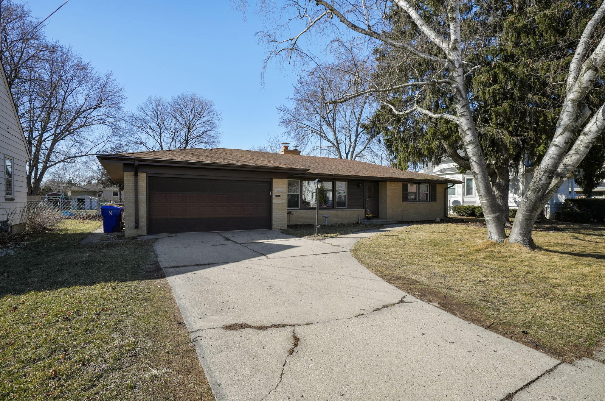 7532 17 Ave, Kenosha WI  53140-1627 exterior
