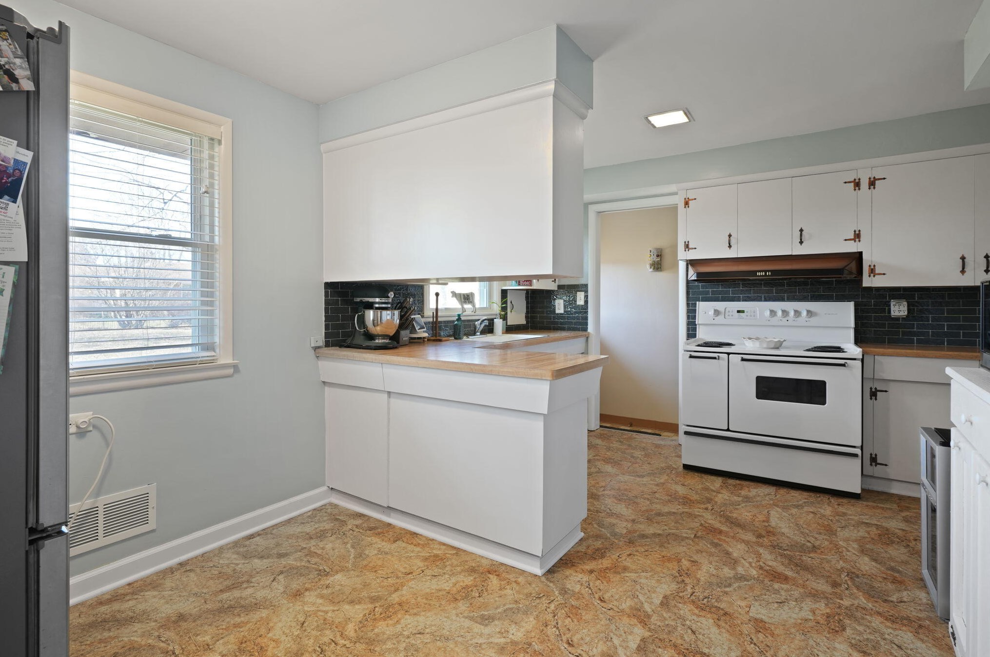 7532 17 Ave, Kenosha WI  53140-1627 exterior