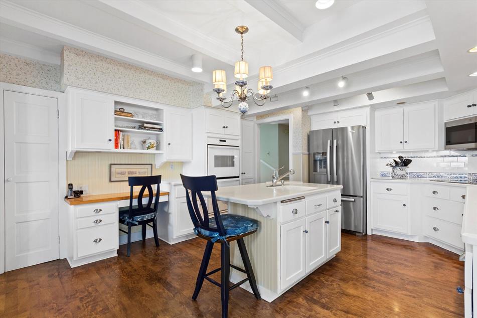 4925 Lighthouse Dr, Racine, WI 53402 MLS 1866244 Coldwell Banker