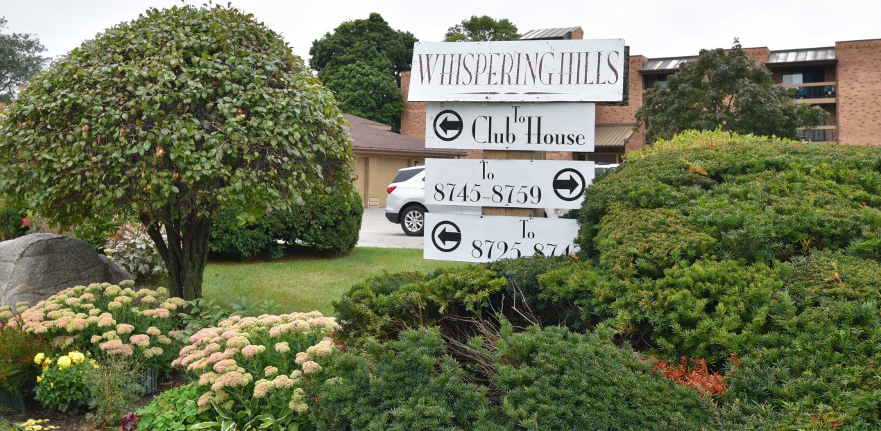 8735 72nd St, Milwaukee WI 53223-2746 exterior