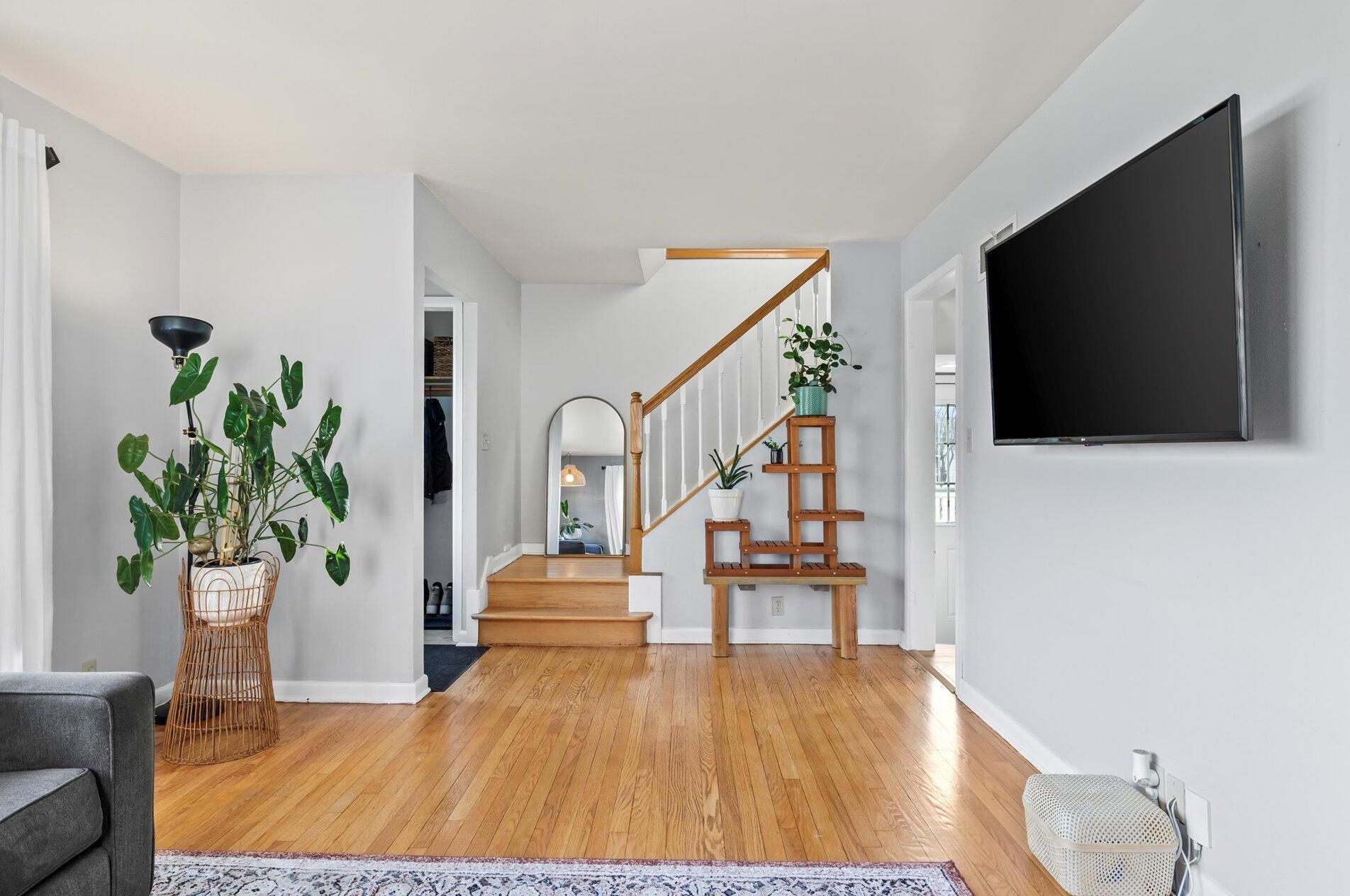 5331 Lydell Ave, Milwaukee WI  53217-5004 exterior