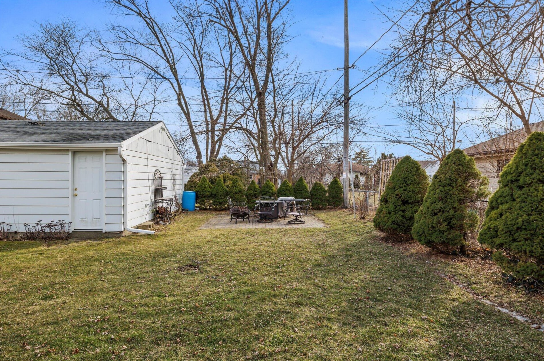 5331 Lydell Ave, Milwaukee WI  53217-5004 exterior