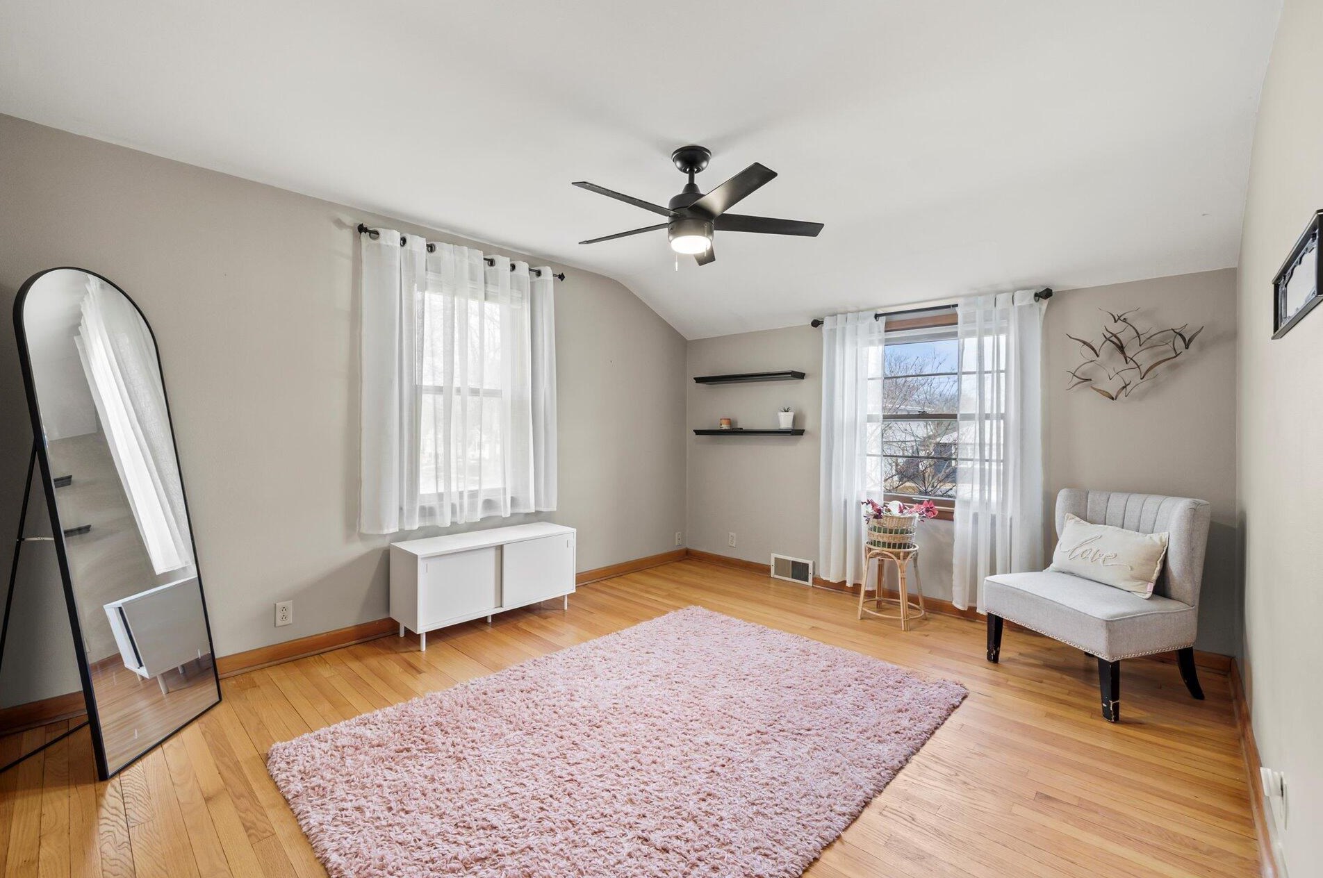 5331 Lydell Ave, Milwaukee WI  53217-5004 exterior