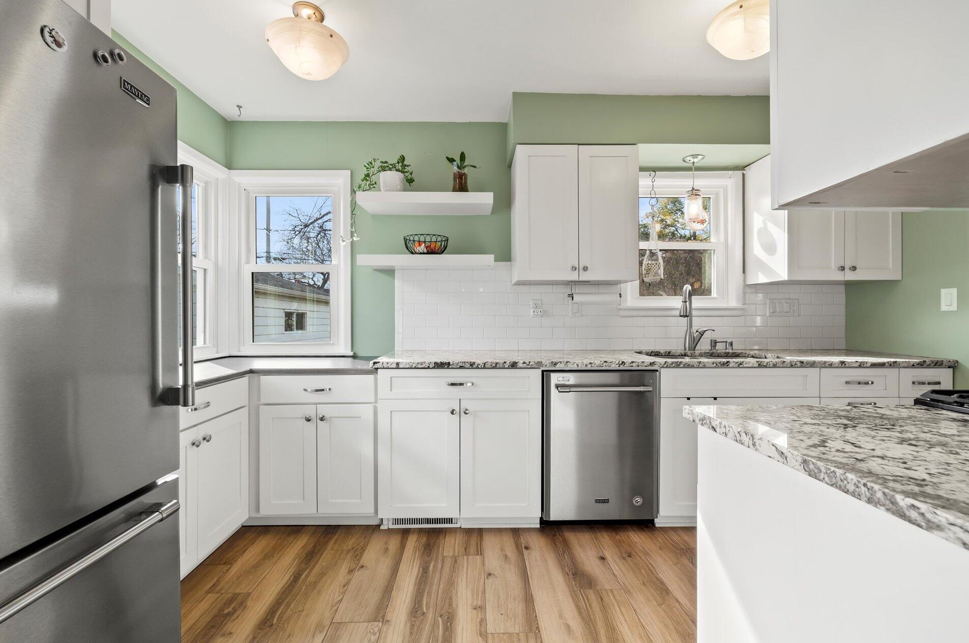 5331 Lydell Ave, Milwaukee WI  53217-5004 exterior