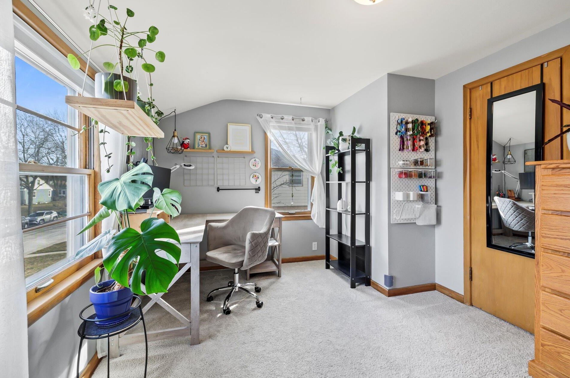 5331 Lydell Ave, Milwaukee WI  53217-5004 exterior