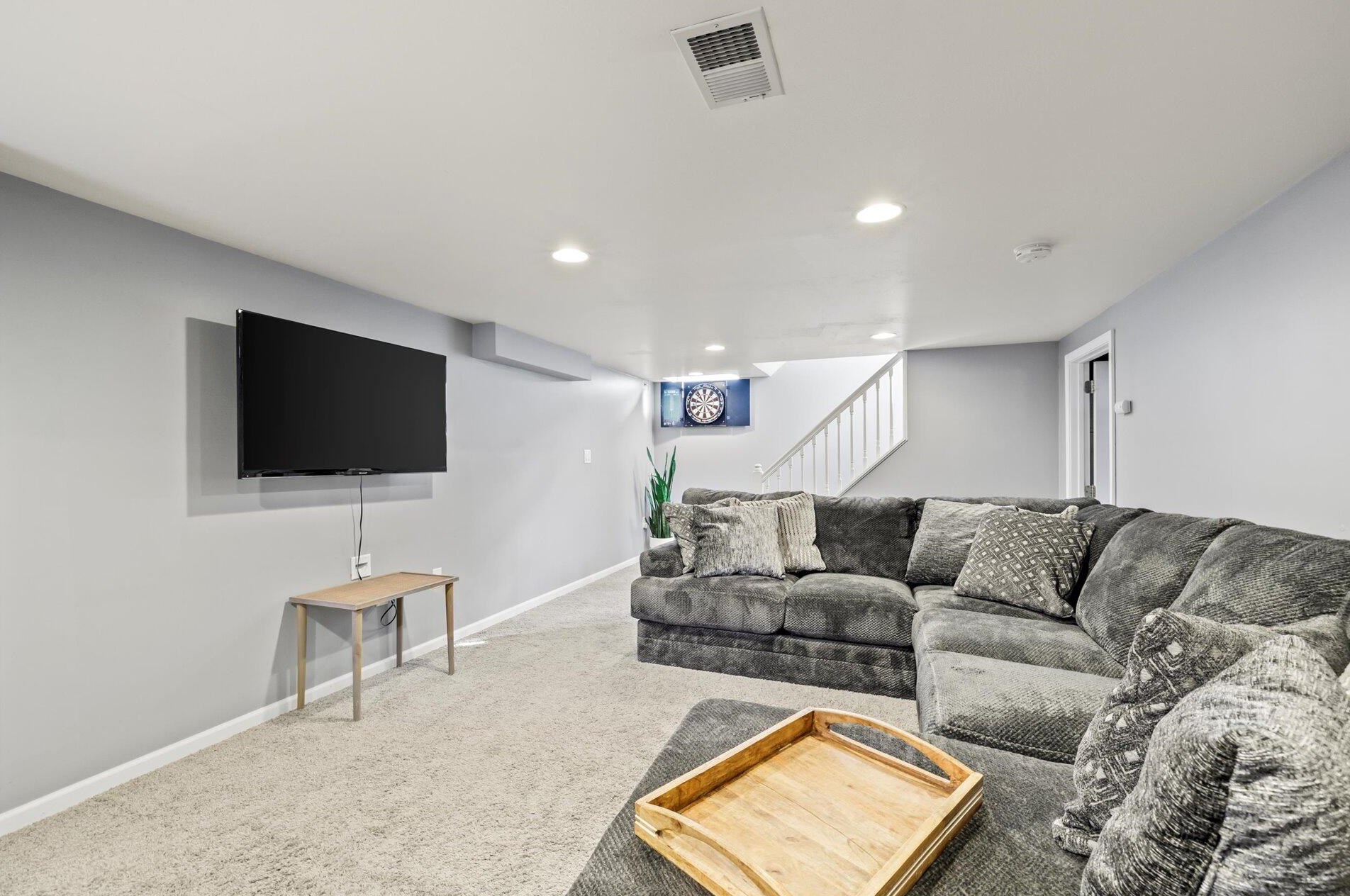 5331 Lydell Ave, Milwaukee WI  53217-5004 exterior