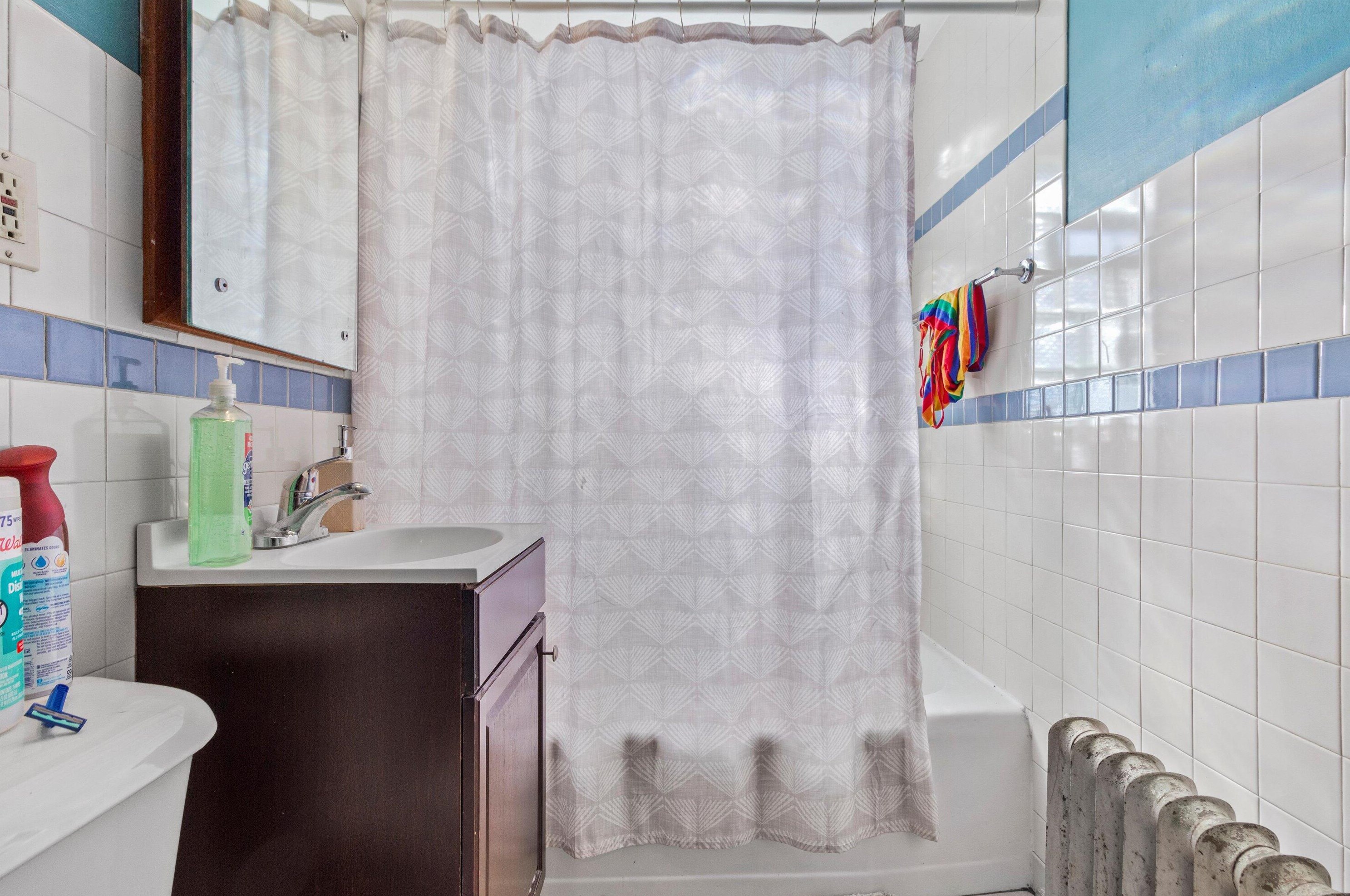 2203 35, Milwaukee WI 53215-2306 exterior