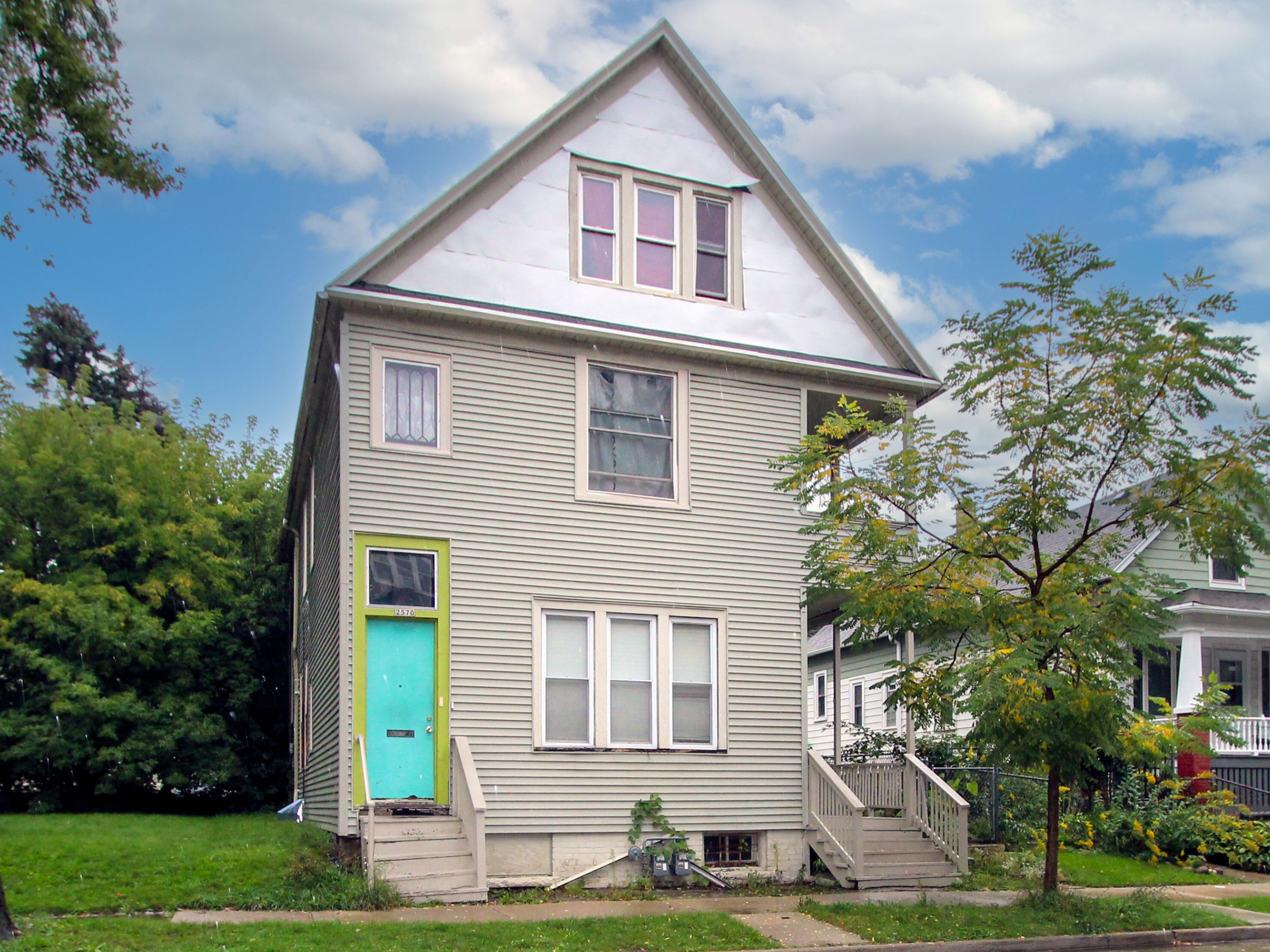 2568 Booth St, Milwaukee WI  53212-2907 exterior