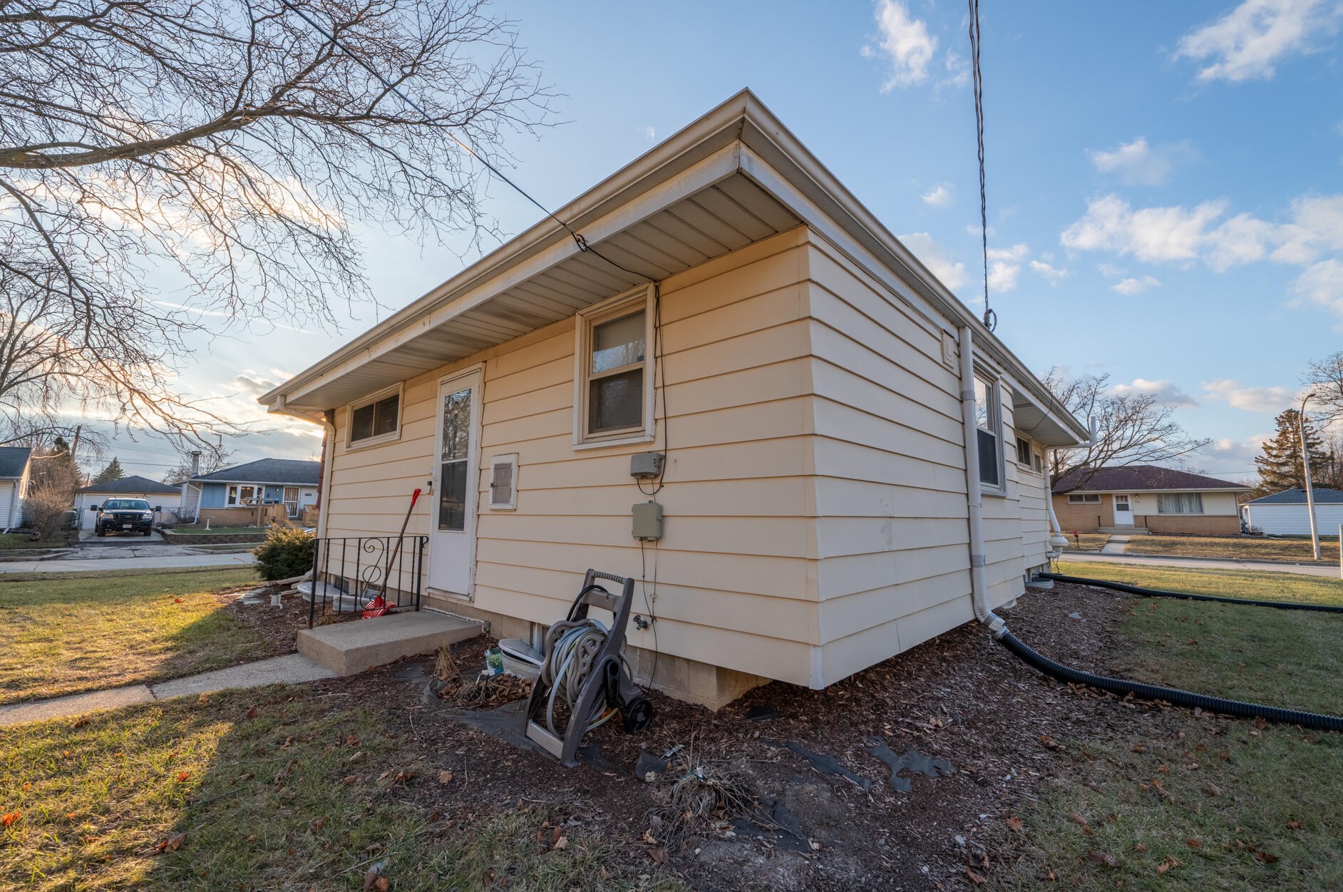 6286 Joyce Ave, Milwaukee WI  53225-1924 exterior