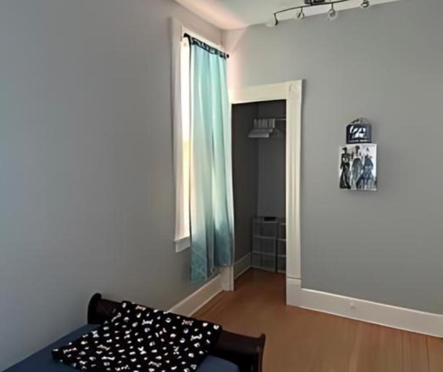 1846 Warren Ave, Milwaukee WI  53202-1639 exterior